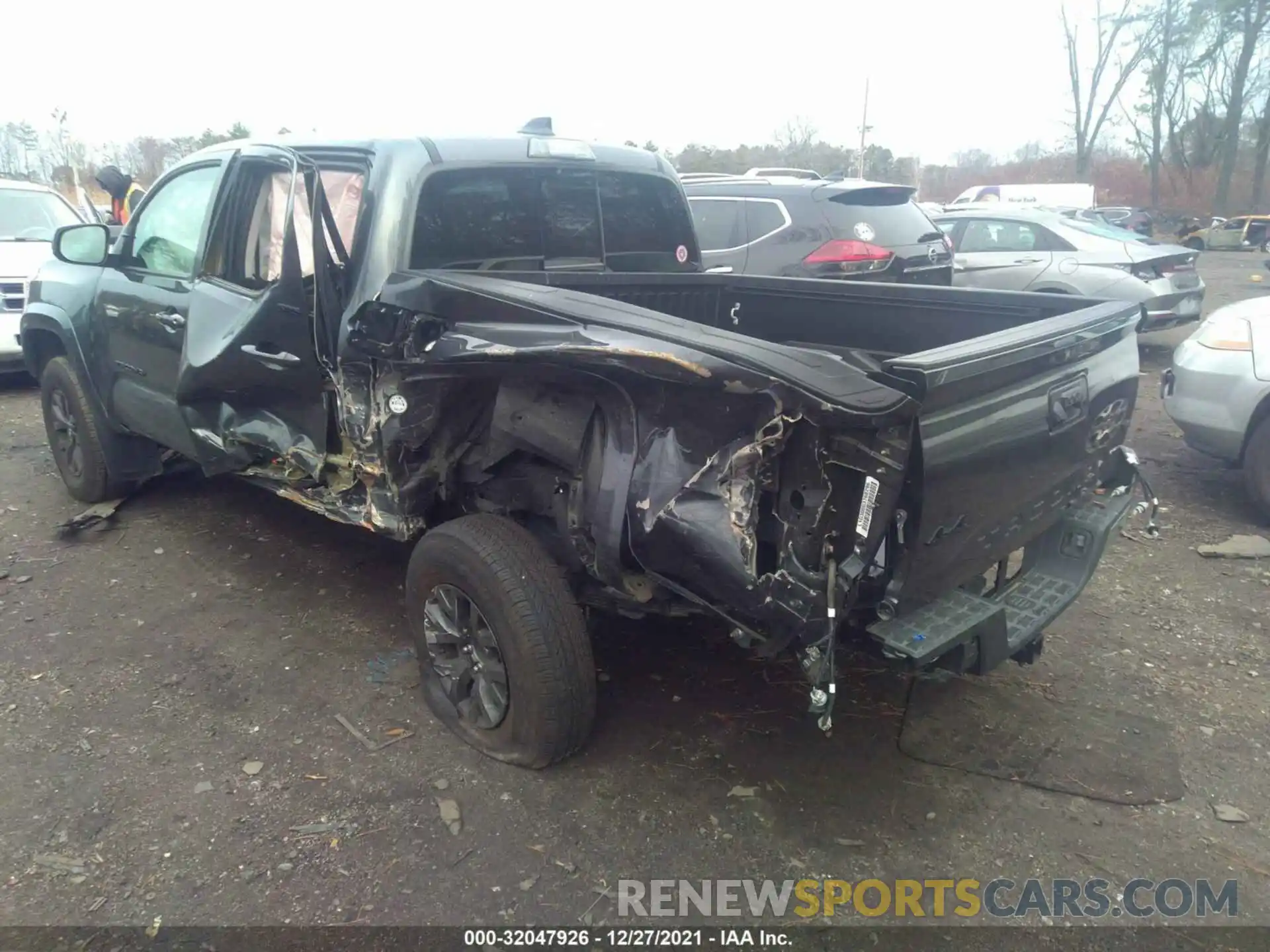 6 Photograph of a damaged car 3TMCZ5AN4MM387830 TOYOTA TACOMA 4WD 2021