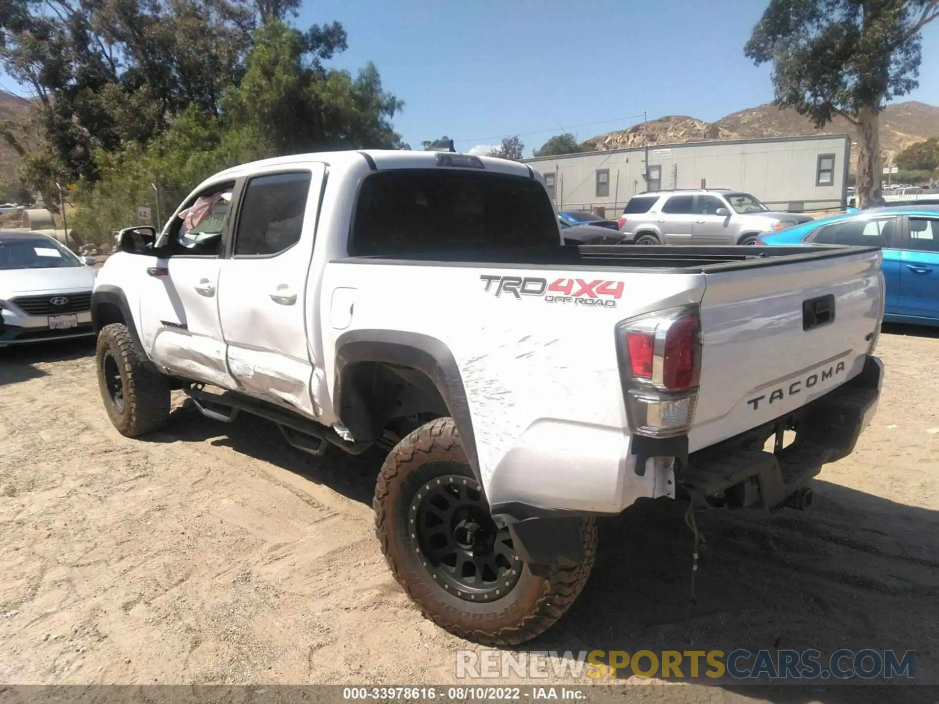 3 Photograph of a damaged car 3TMCZ5AN4MM391263 TOYOTA TACOMA 4WD 2021