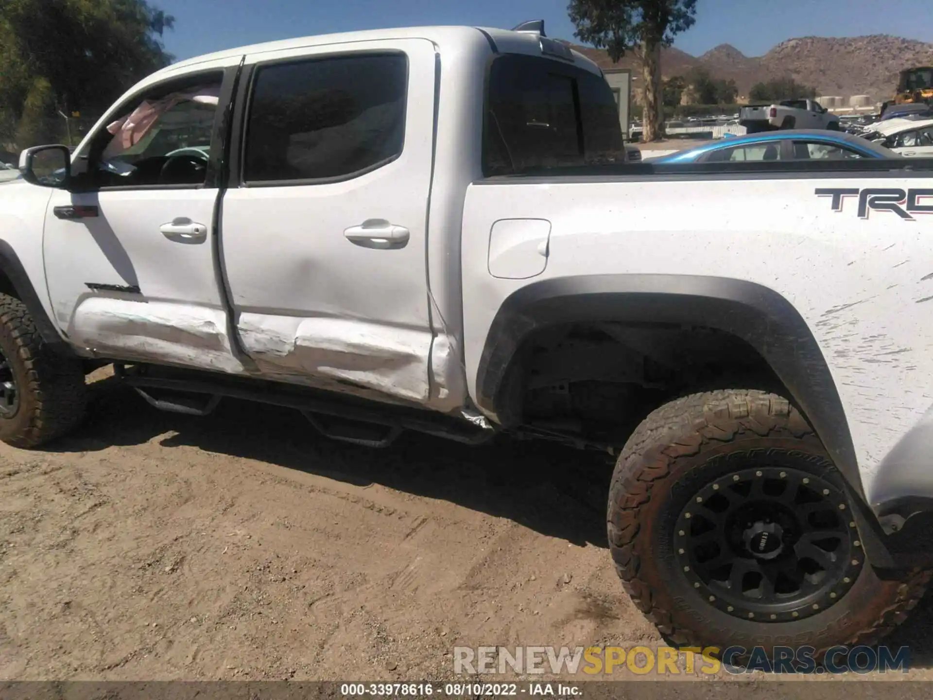 6 Photograph of a damaged car 3TMCZ5AN4MM391263 TOYOTA TACOMA 4WD 2021