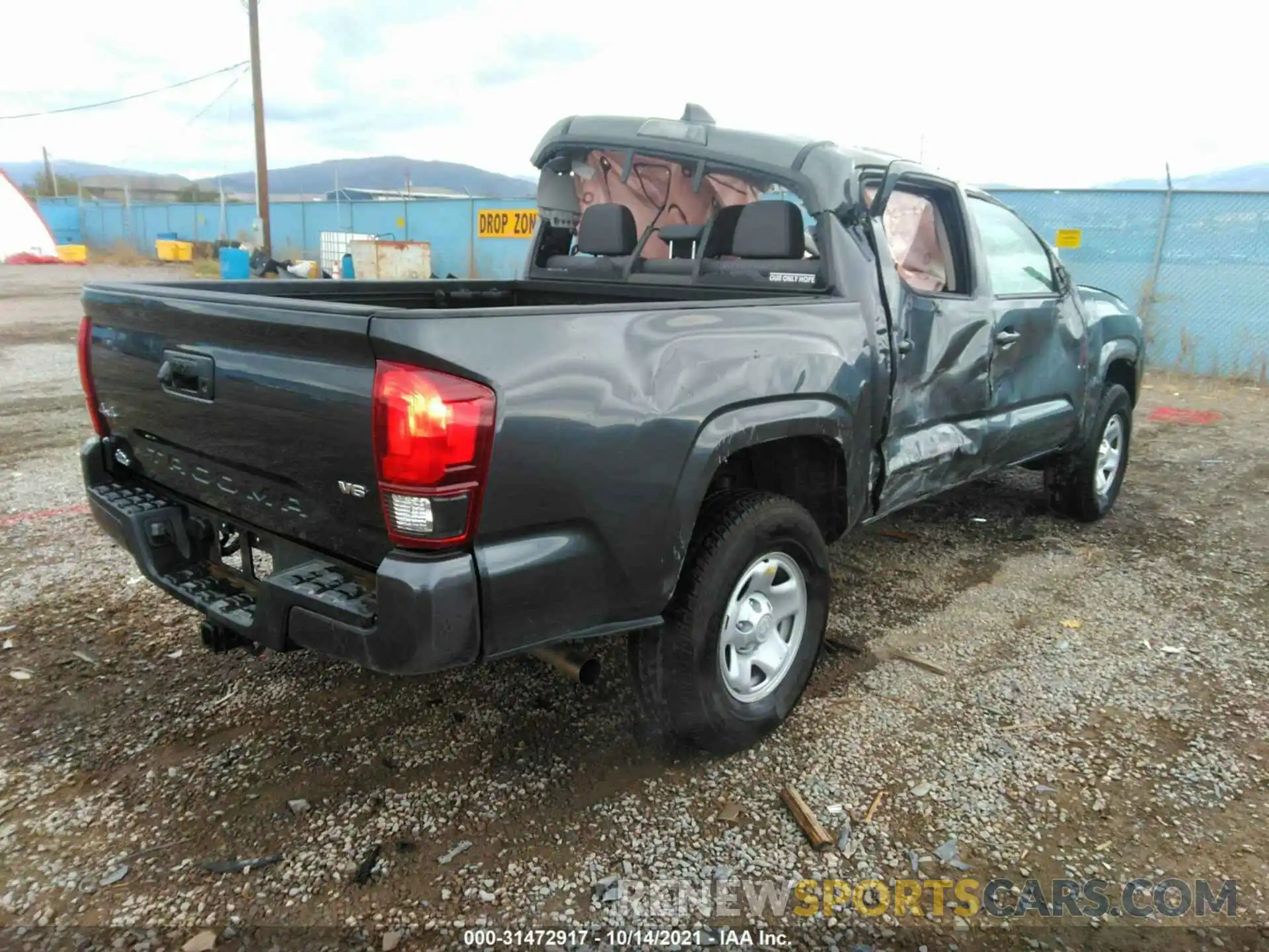 4 Photograph of a damaged car 3TMCZ5AN4MM393790 TOYOTA TACOMA 4WD 2021