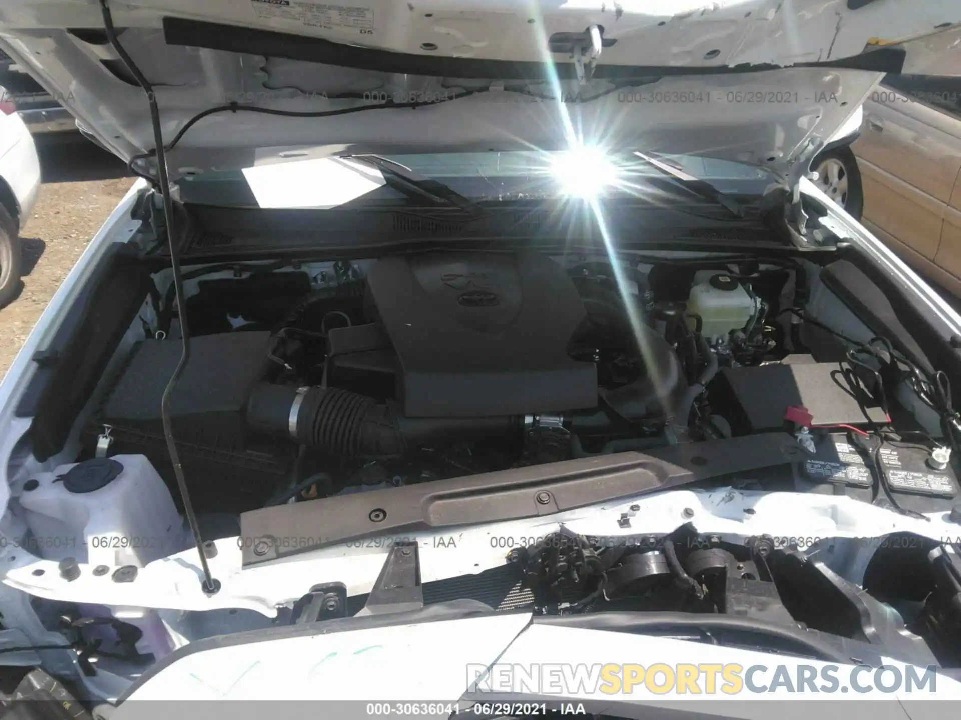 10 Photograph of a damaged car 3TMCZ5AN4MM405713 TOYOTA TACOMA 4WD 2021