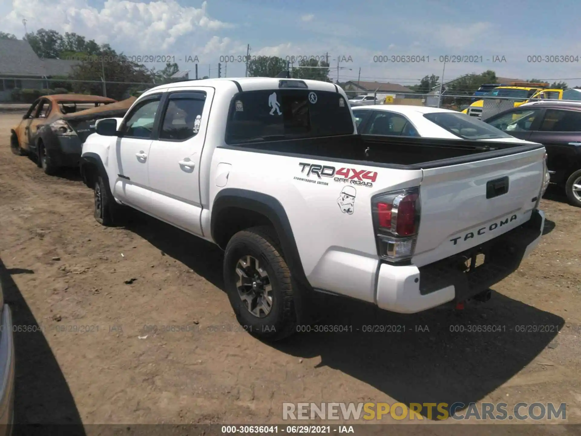 3 Photograph of a damaged car 3TMCZ5AN4MM405713 TOYOTA TACOMA 4WD 2021