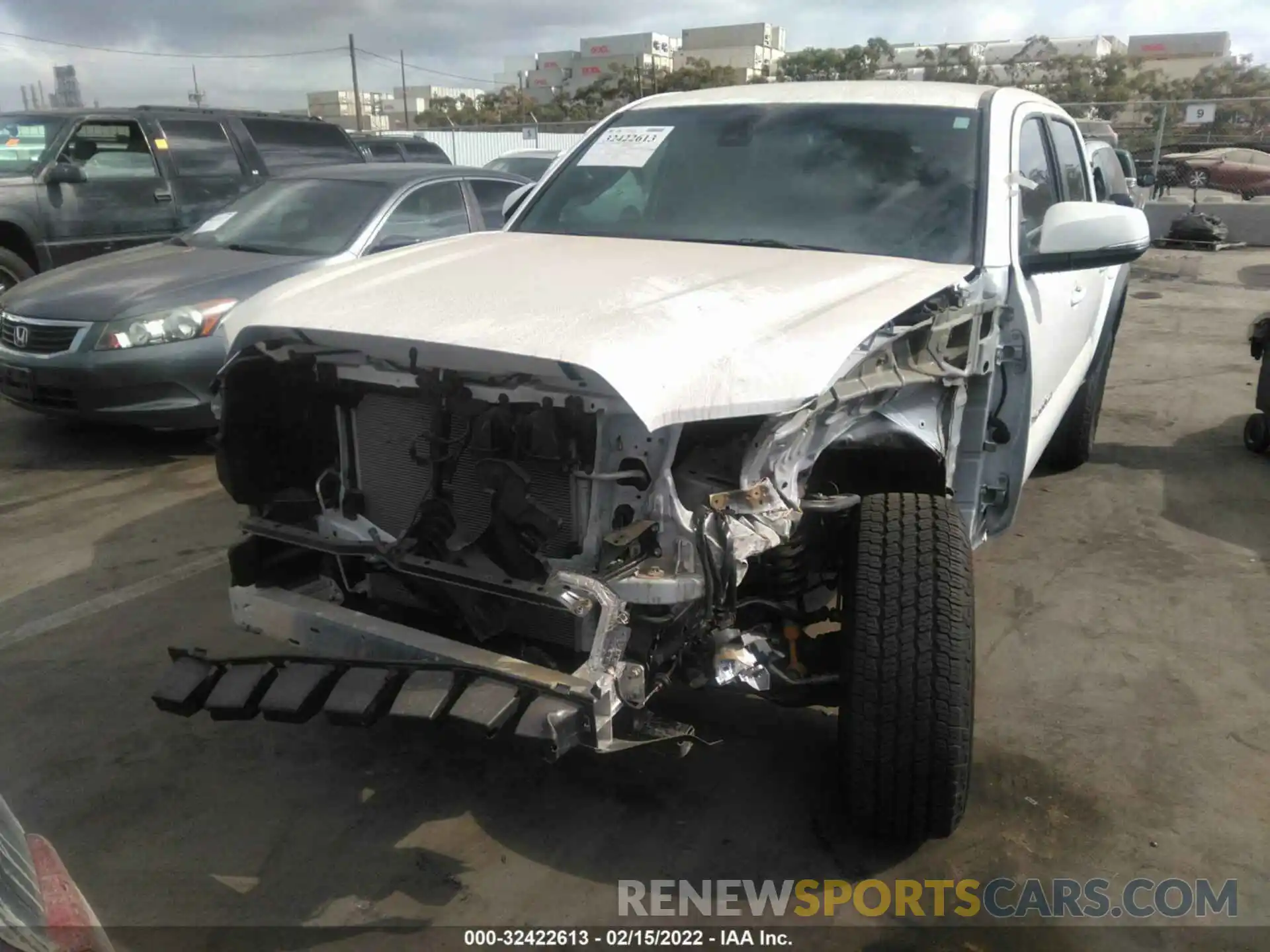 6 Photograph of a damaged car 3TMCZ5AN4MM409633 TOYOTA TACOMA 4WD 2021