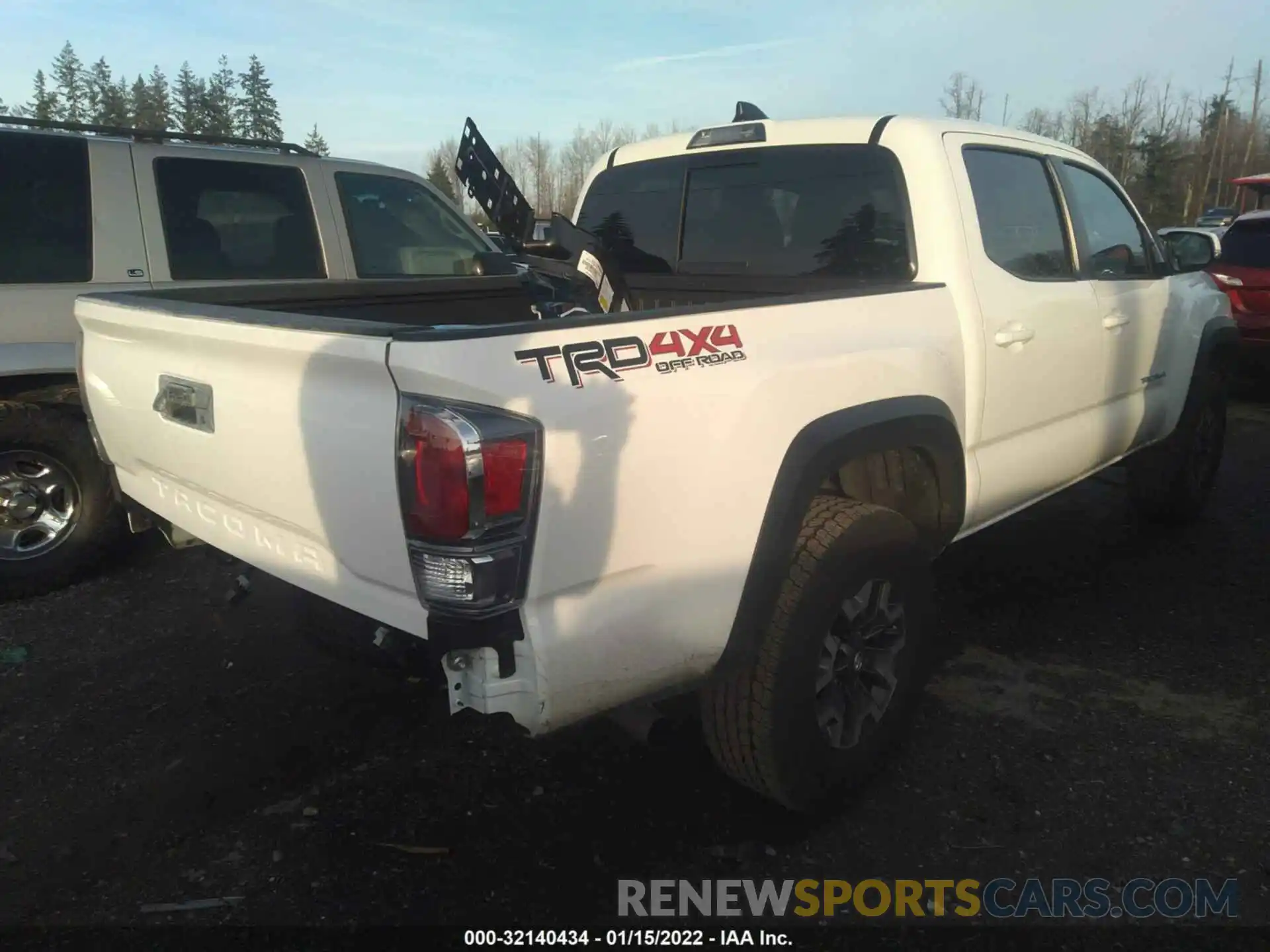 4 Фотография поврежденного автомобиля 3TMCZ5AN4MM418204 TOYOTA TACOMA 4WD 2021