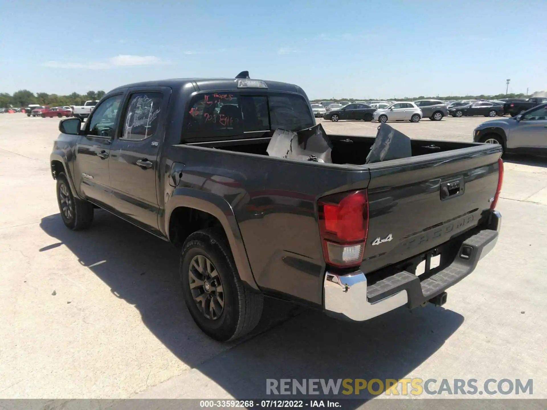 3 Photograph of a damaged car 3TMCZ5AN4MM428554 TOYOTA TACOMA 4WD 2021