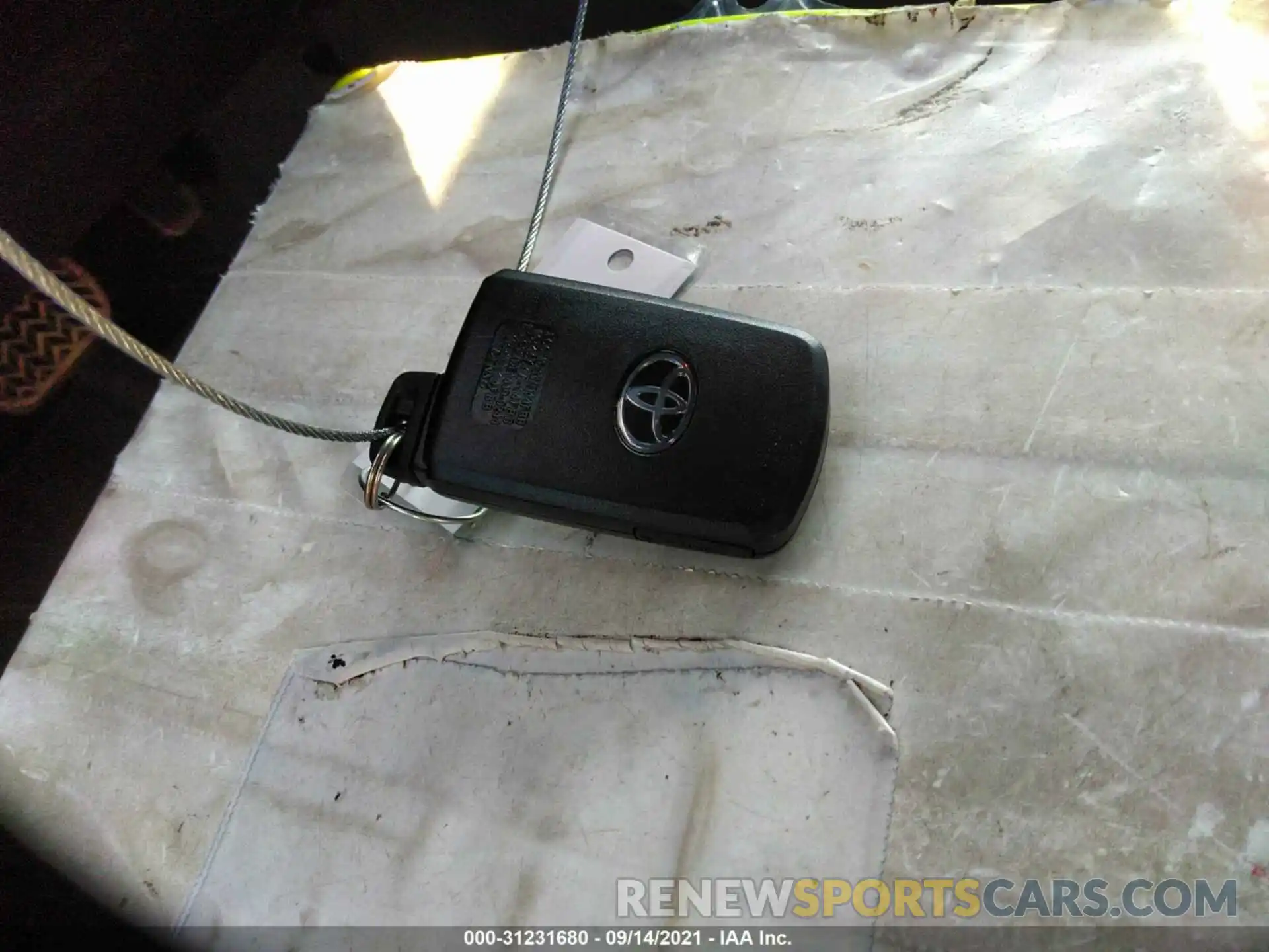 11 Photograph of a damaged car 3TMCZ5AN4MM435164 TOYOTA TACOMA 4WD 2021