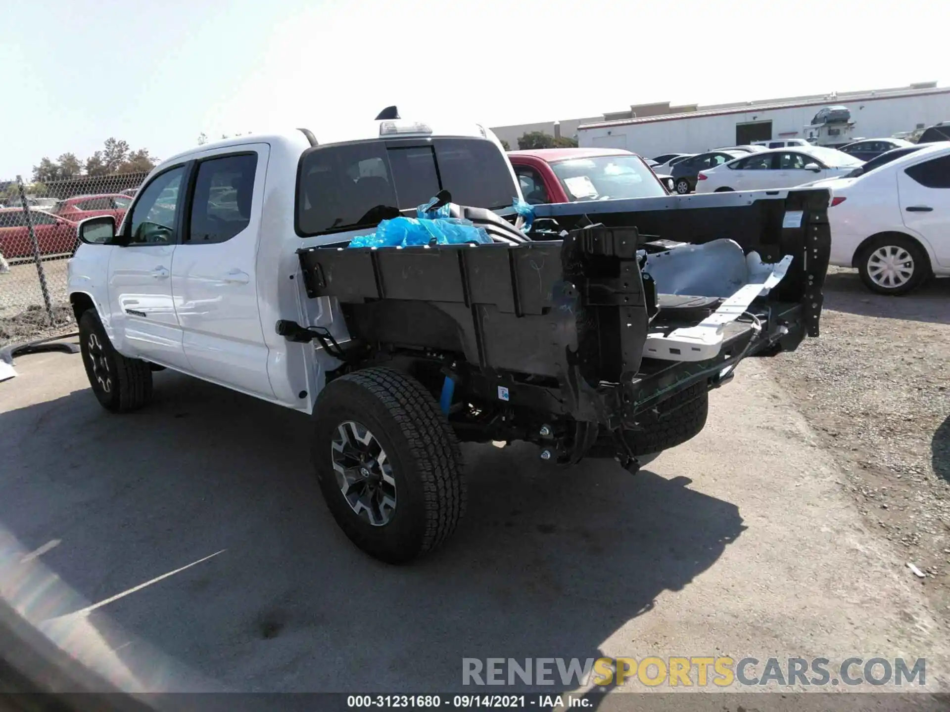 3 Фотография поврежденного автомобиля 3TMCZ5AN4MM435164 TOYOTA TACOMA 4WD 2021