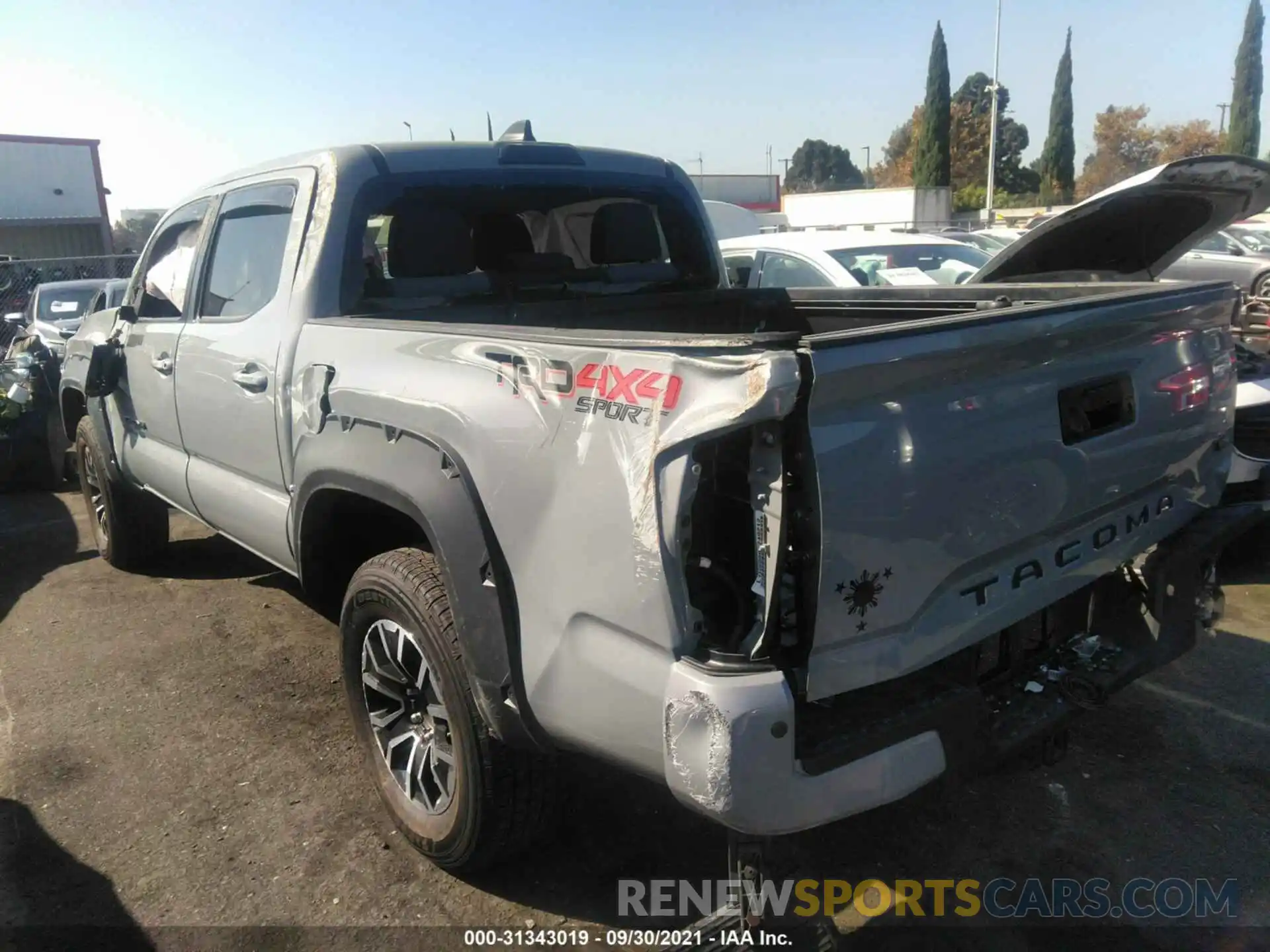 3 Фотография поврежденного автомобиля 3TMCZ5AN5MM374794 TOYOTA TACOMA 4WD 2021