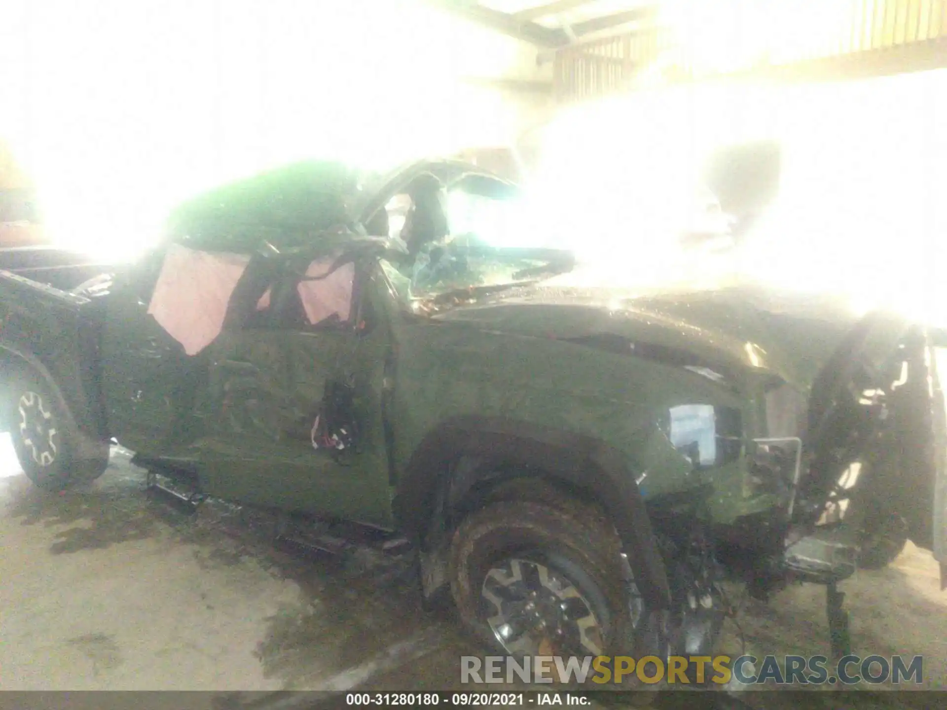 6 Photograph of a damaged car 3TMCZ5AN5MM374889 TOYOTA TACOMA 4WD 2021