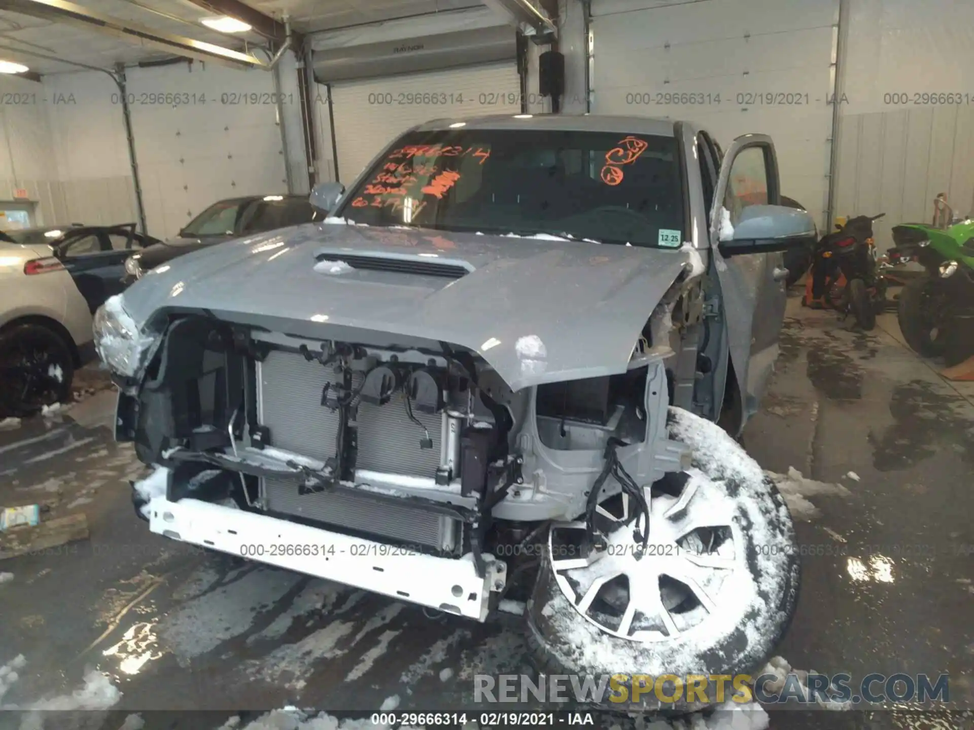 6 Photograph of a damaged car 3TMCZ5AN5MM382054 TOYOTA TACOMA 4WD 2021