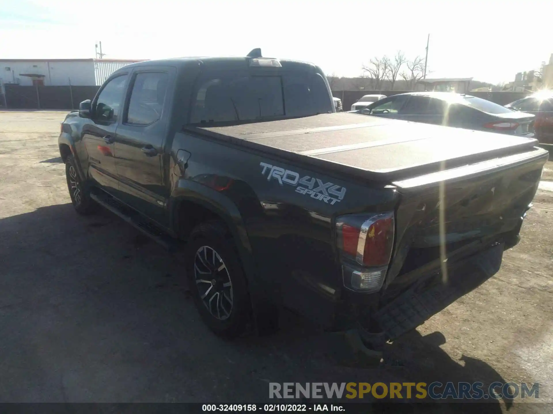 3 Photograph of a damaged car 3TMCZ5AN5MM386167 TOYOTA TACOMA 4WD 2021