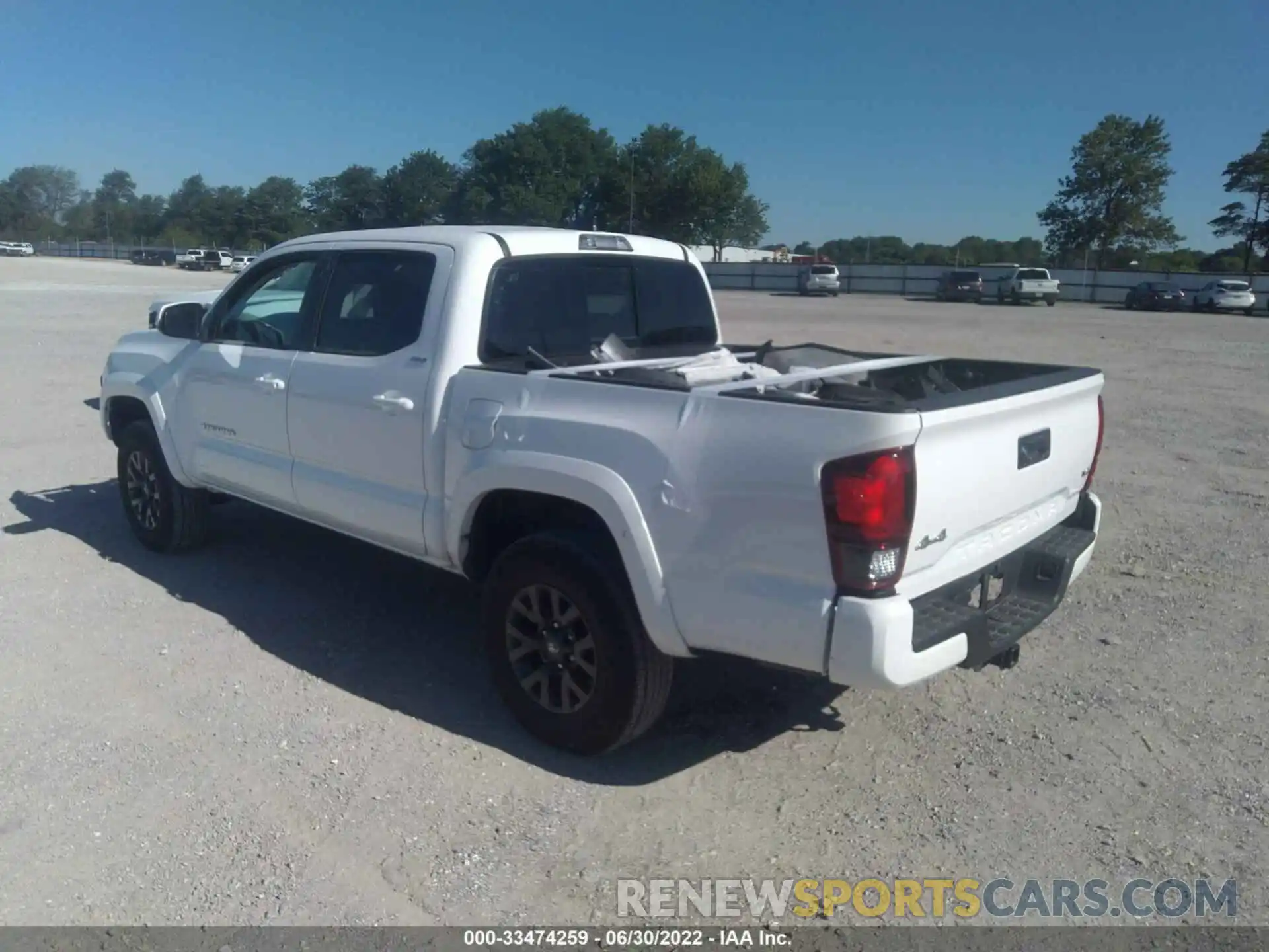 3 Photograph of a damaged car 3TMCZ5AN5MM386279 TOYOTA TACOMA 4WD 2021