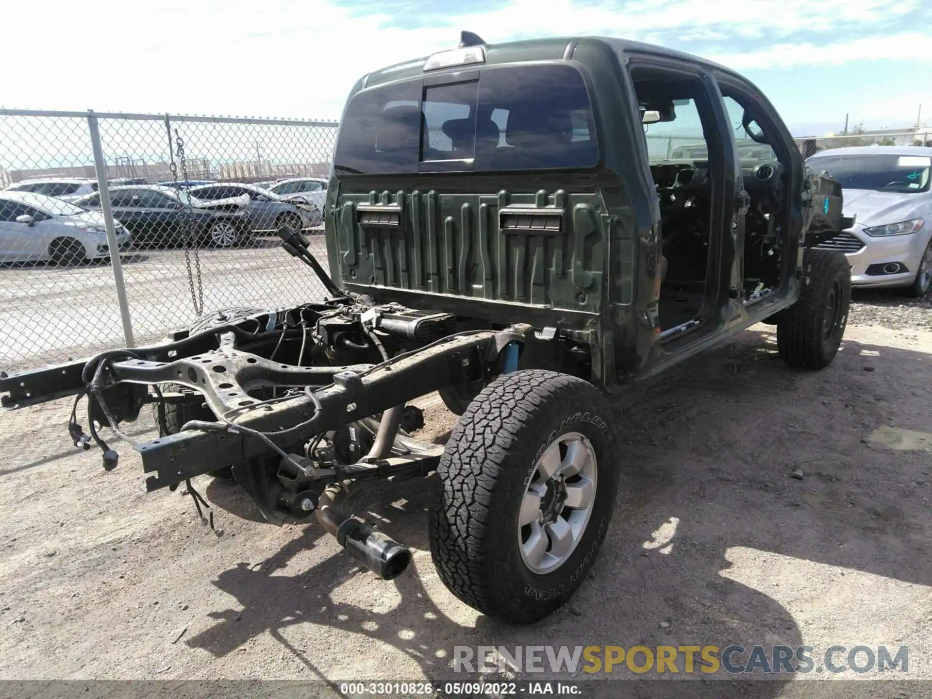 4 Photograph of a damaged car 3TMCZ5AN5MM414307 TOYOTA TACOMA 4WD 2021