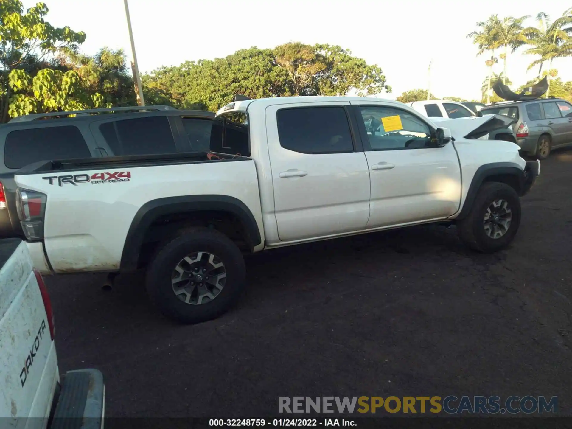 4 Фотография поврежденного автомобиля 3TMCZ5AN5MM426165 TOYOTA TACOMA 4WD 2021