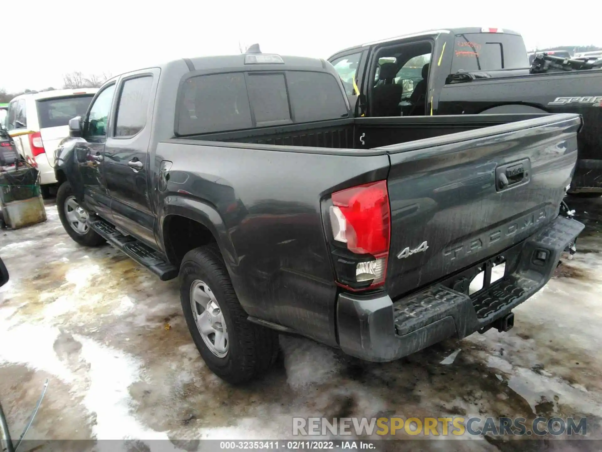 3 Photograph of a damaged car 3TMCZ5AN5MM430510 TOYOTA TACOMA 4WD 2021