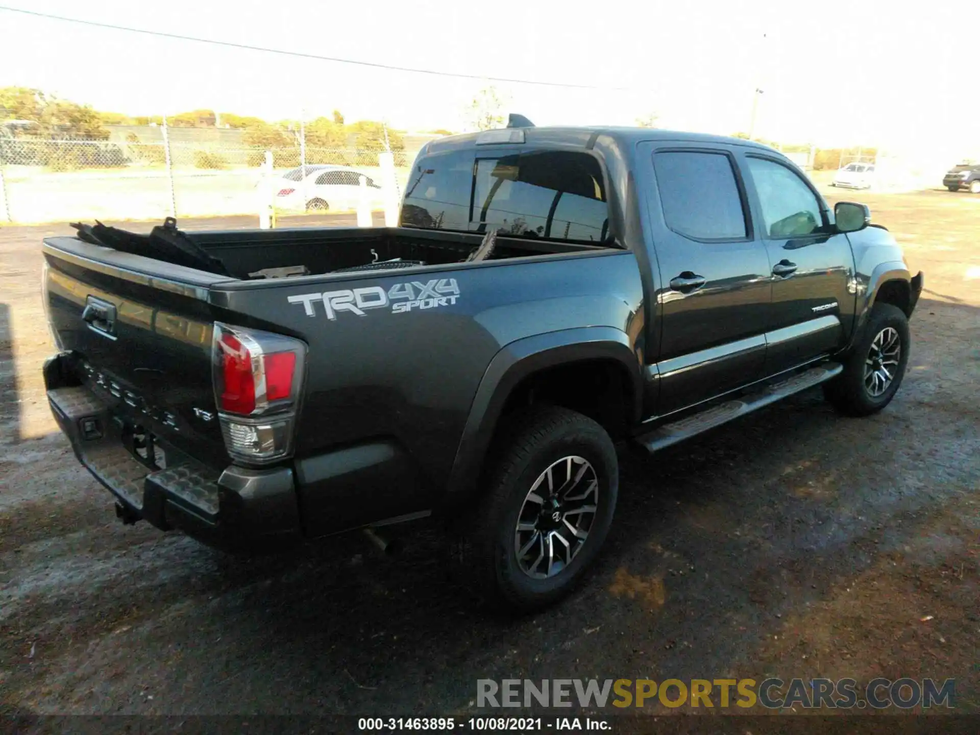 4 Photograph of a damaged car 3TMCZ5AN5MM431172 TOYOTA TACOMA 4WD 2021