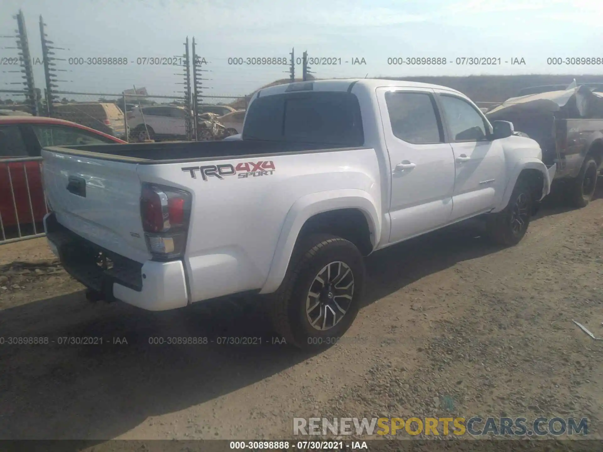 4 Photograph of a damaged car 3TMCZ5AN5MM432225 TOYOTA TACOMA 4WD 2021