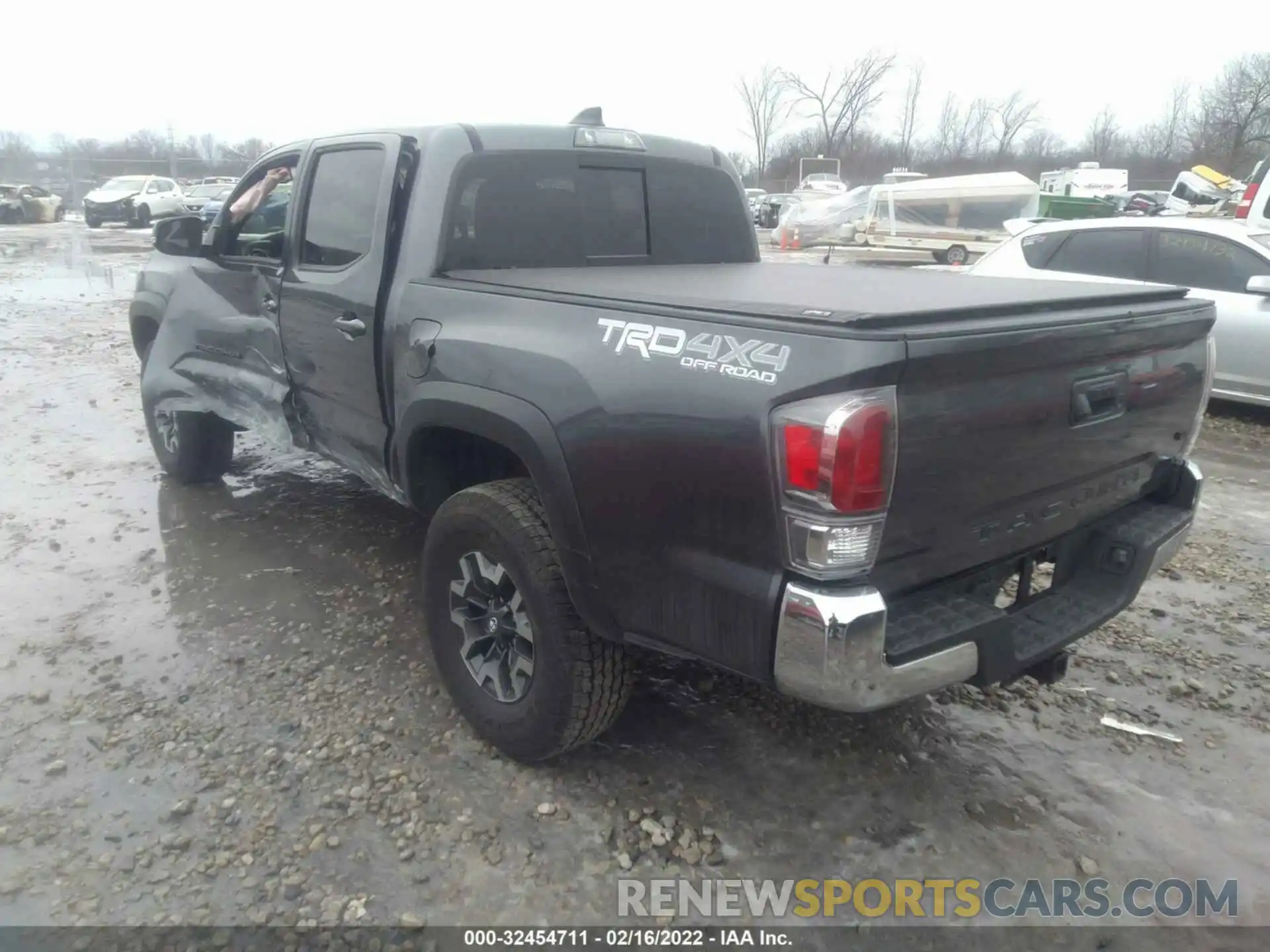 3 Photograph of a damaged car 3TMCZ5AN5MM439191 TOYOTA TACOMA 4WD 2021