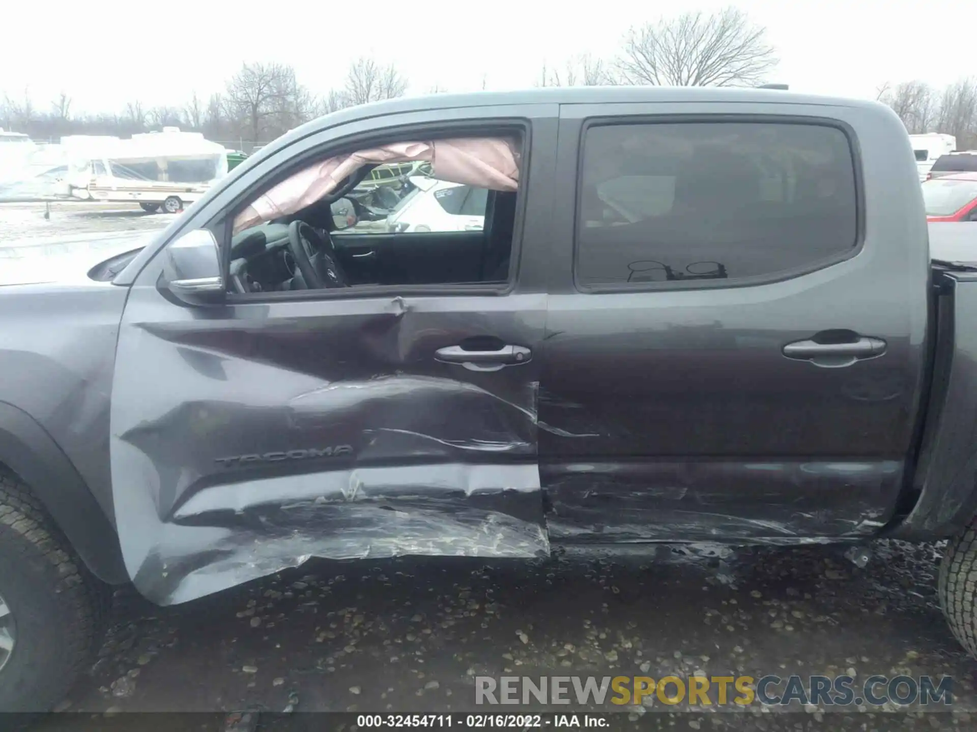 6 Photograph of a damaged car 3TMCZ5AN5MM439191 TOYOTA TACOMA 4WD 2021