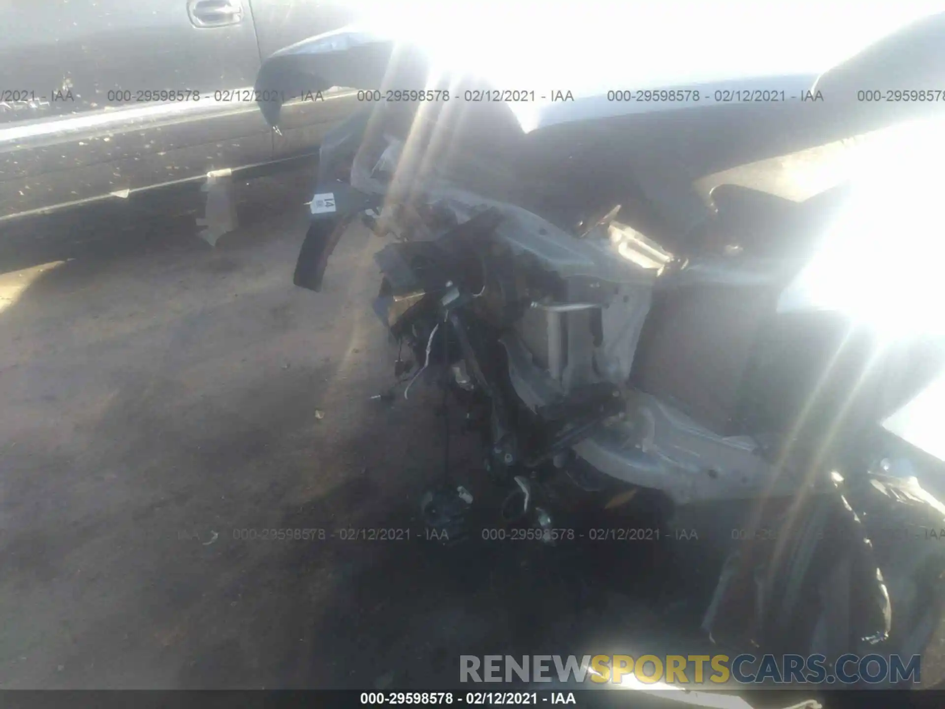 4 Photograph of a damaged car 3TMCZ5AN6MM377977 TOYOTA TACOMA 4WD 2021