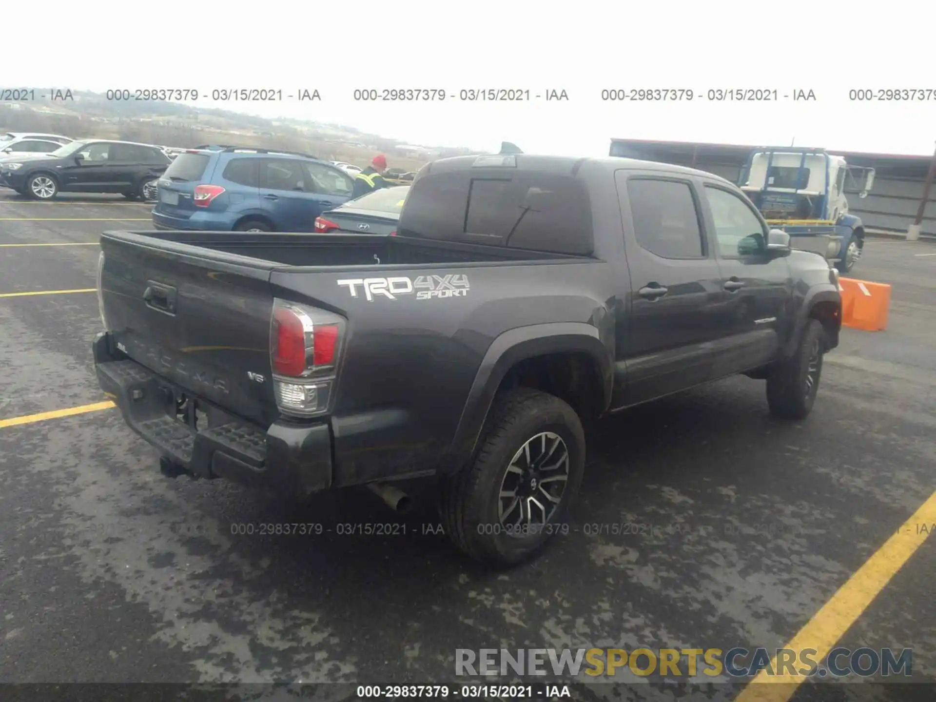 4 Photograph of a damaged car 3TMCZ5AN6MM383990 TOYOTA TACOMA 4WD 2021