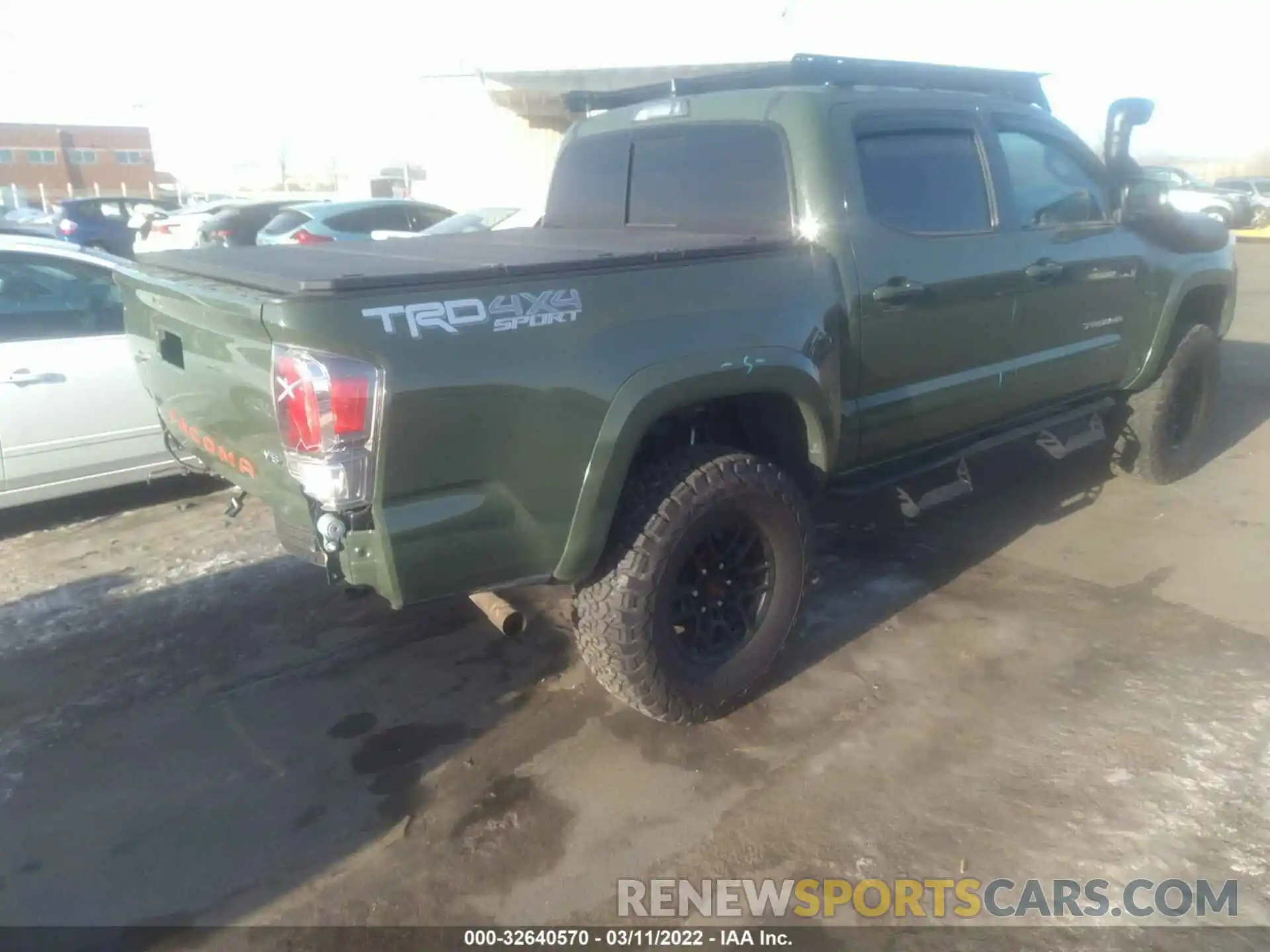 4 Photograph of a damaged car 3TMCZ5AN6MM384038 TOYOTA TACOMA 4WD 2021