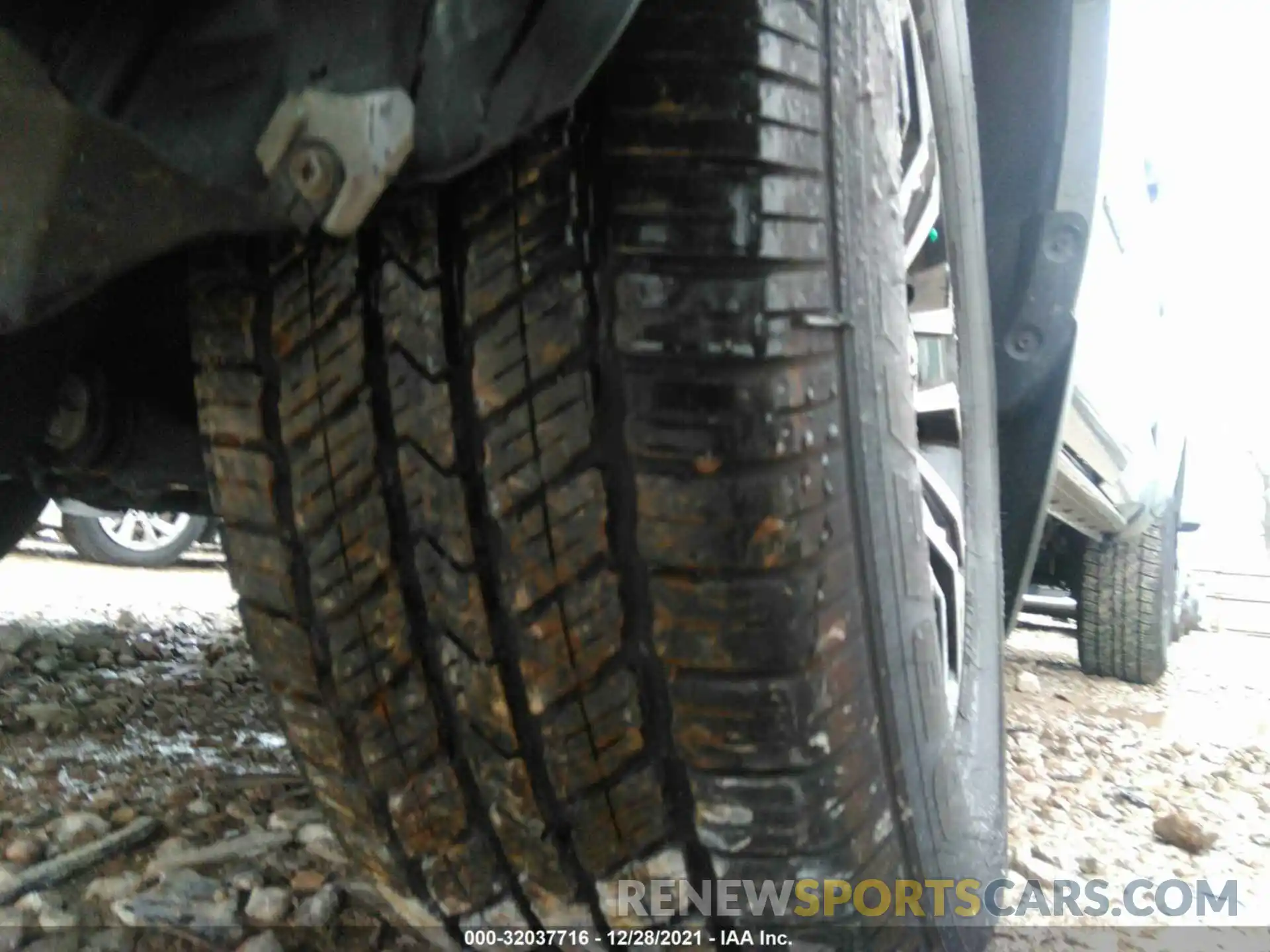 12 Photograph of a damaged car 3TMCZ5AN6MM393340 TOYOTA TACOMA 4WD 2021