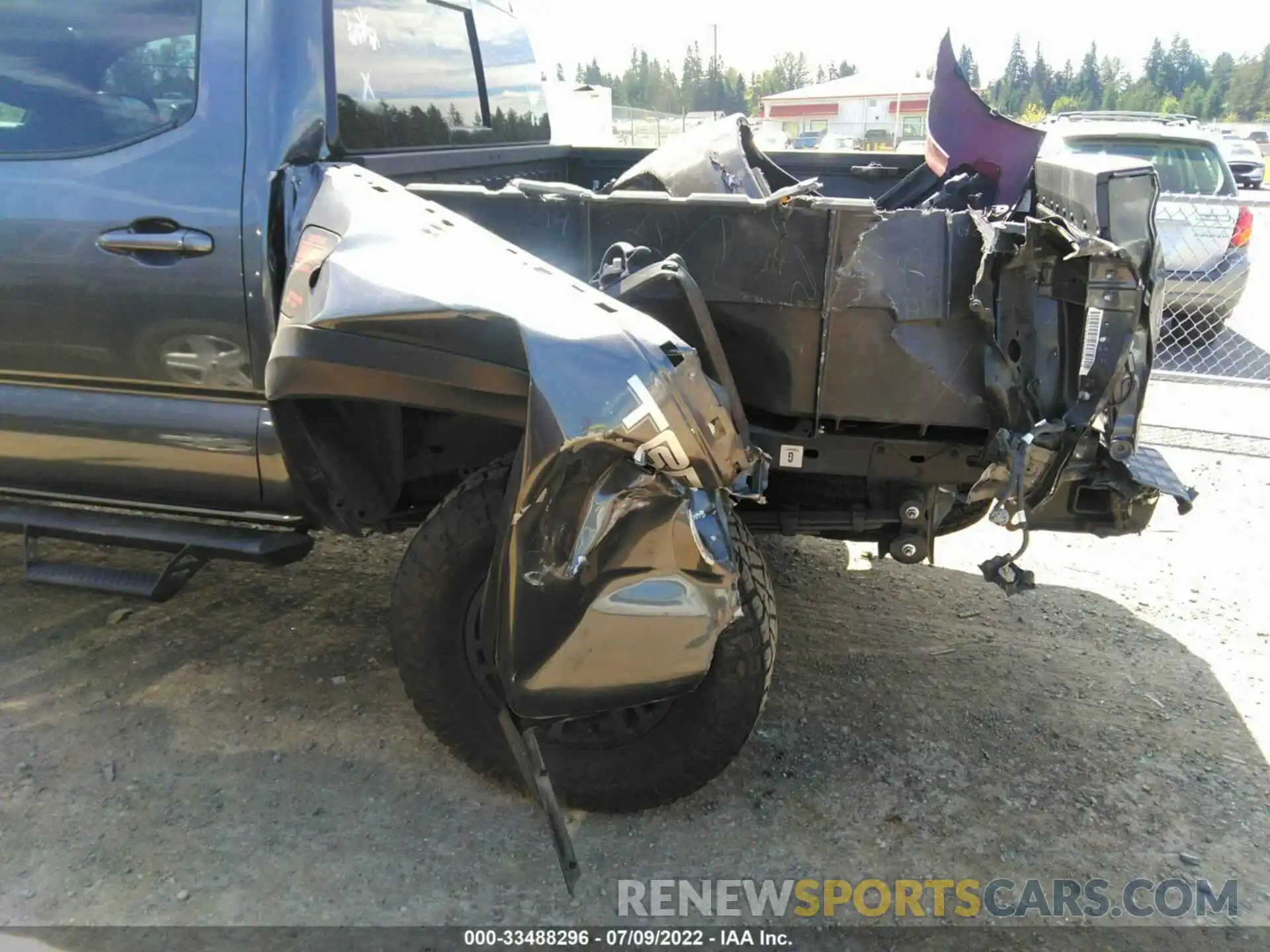 6 Photograph of a damaged car 3TMCZ5AN6MM402800 TOYOTA TACOMA 4WD 2021