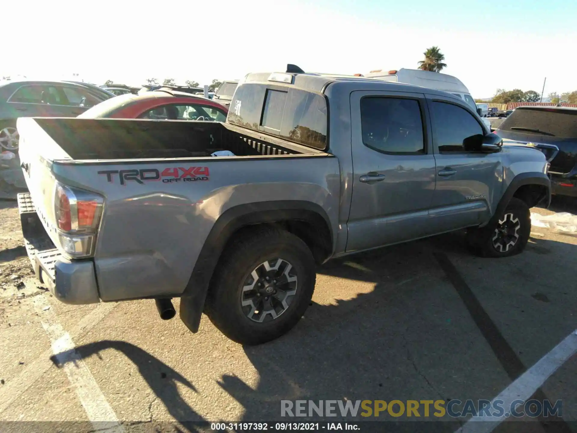 4 Photograph of a damaged car 3TMCZ5AN6MM406863 TOYOTA TACOMA 4WD 2021