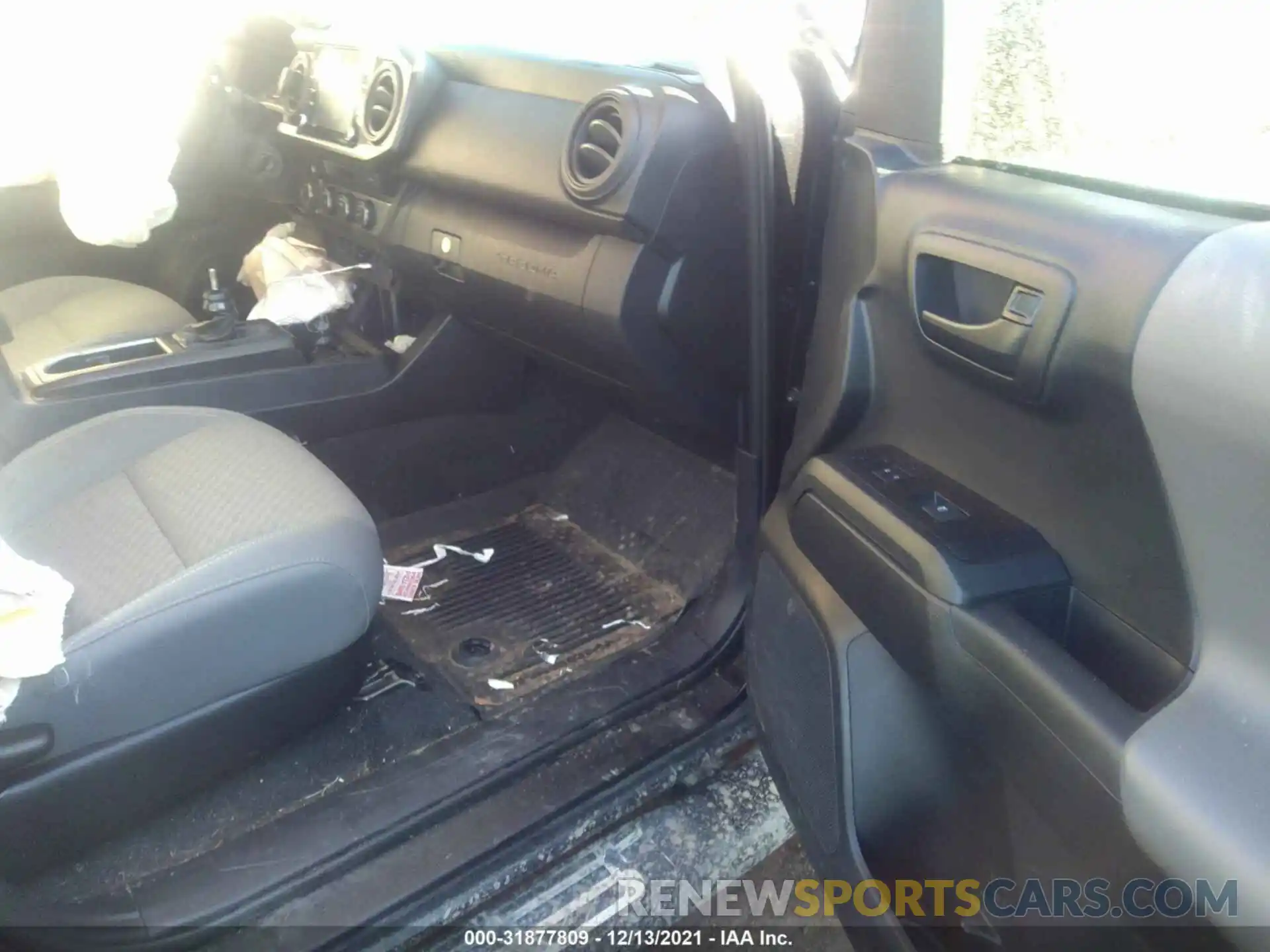 5 Photograph of a damaged car 3TMCZ5AN6MM413179 TOYOTA TACOMA 4WD 2021