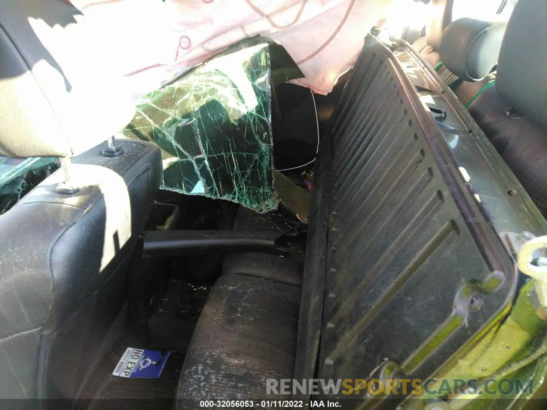 8 Photograph of a damaged car 3TMCZ5AN6MM444674 TOYOTA TACOMA 4WD 2021