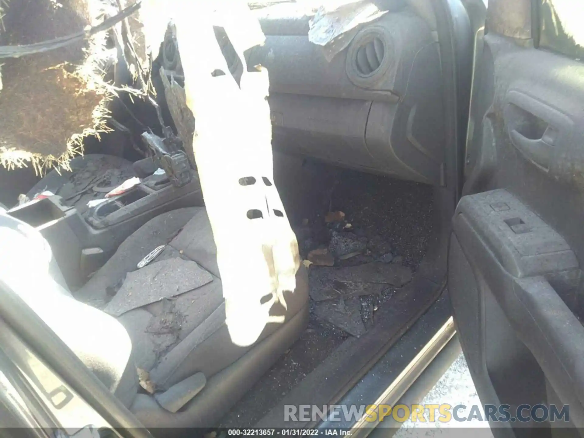 5 Photograph of a damaged car 3TMCZ5AN6MM452323 TOYOTA TACOMA 4WD 2021