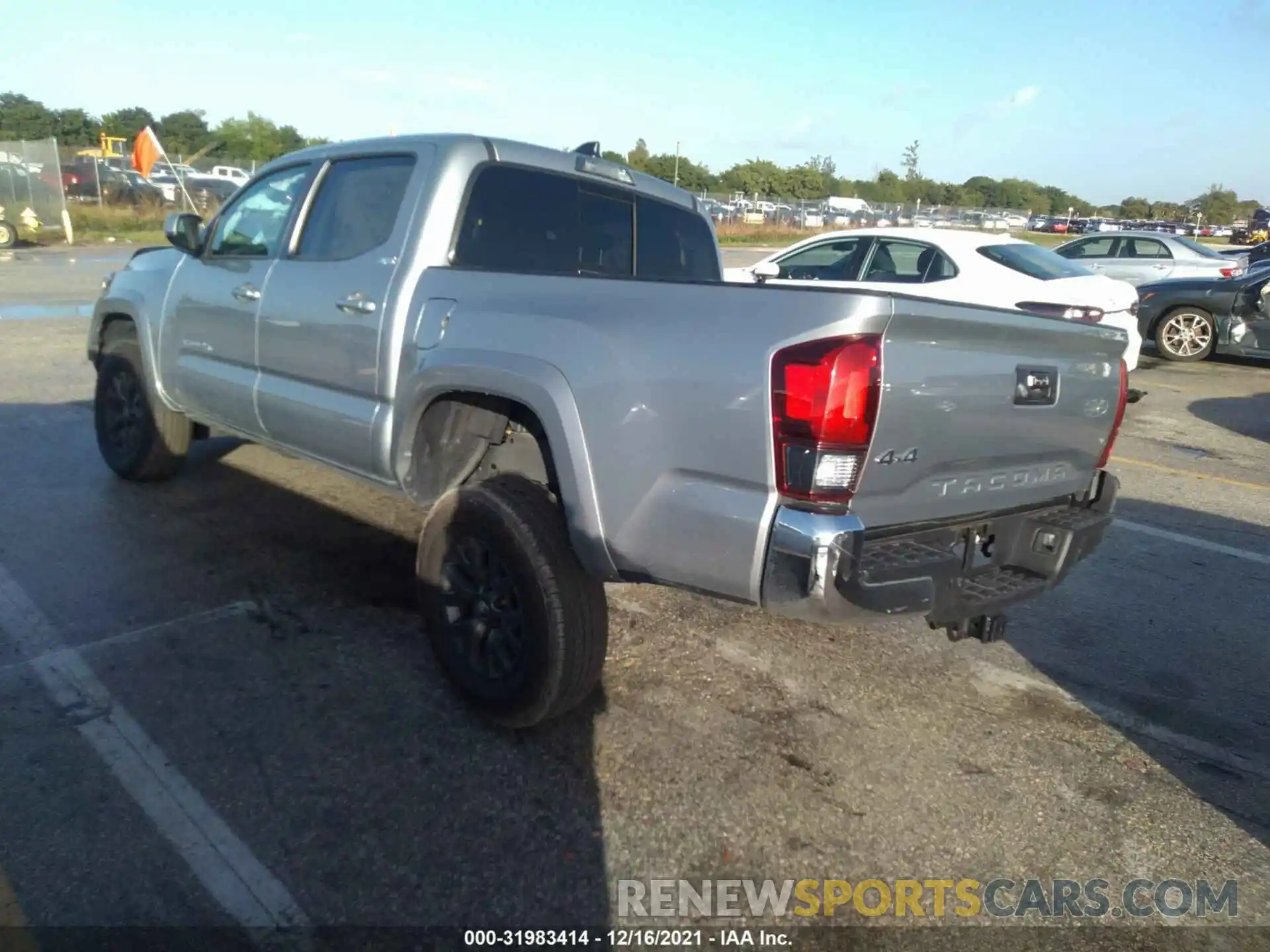 3 Photograph of a damaged car 3TMCZ5AN7MM371234 TOYOTA TACOMA 4WD 2021