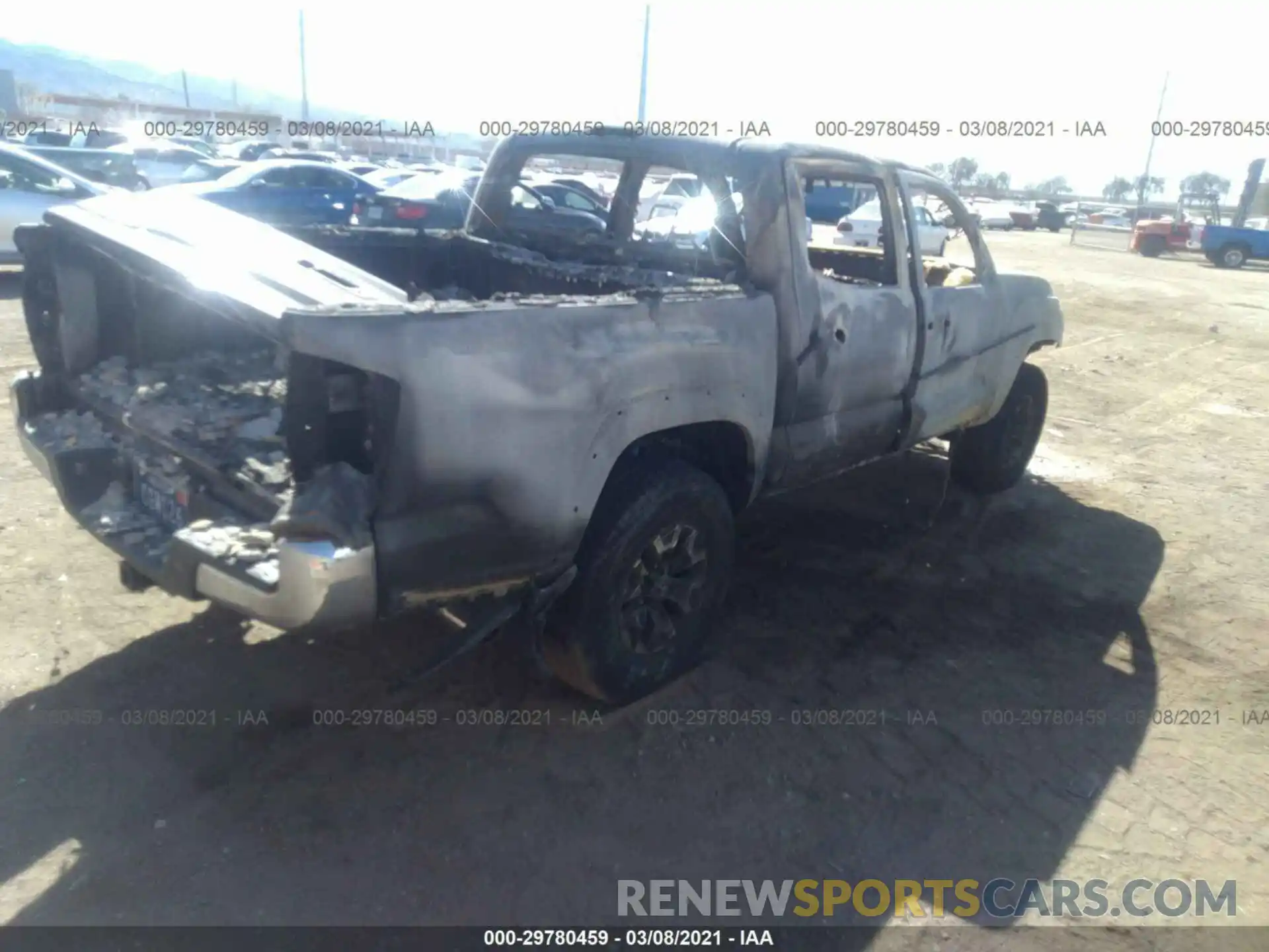 4 Photograph of a damaged car 3TMCZ5AN7MM373565 TOYOTA TACOMA 4WD 2021