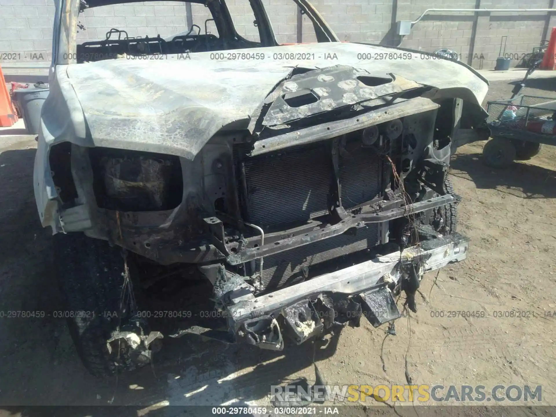 6 Photograph of a damaged car 3TMCZ5AN7MM373565 TOYOTA TACOMA 4WD 2021