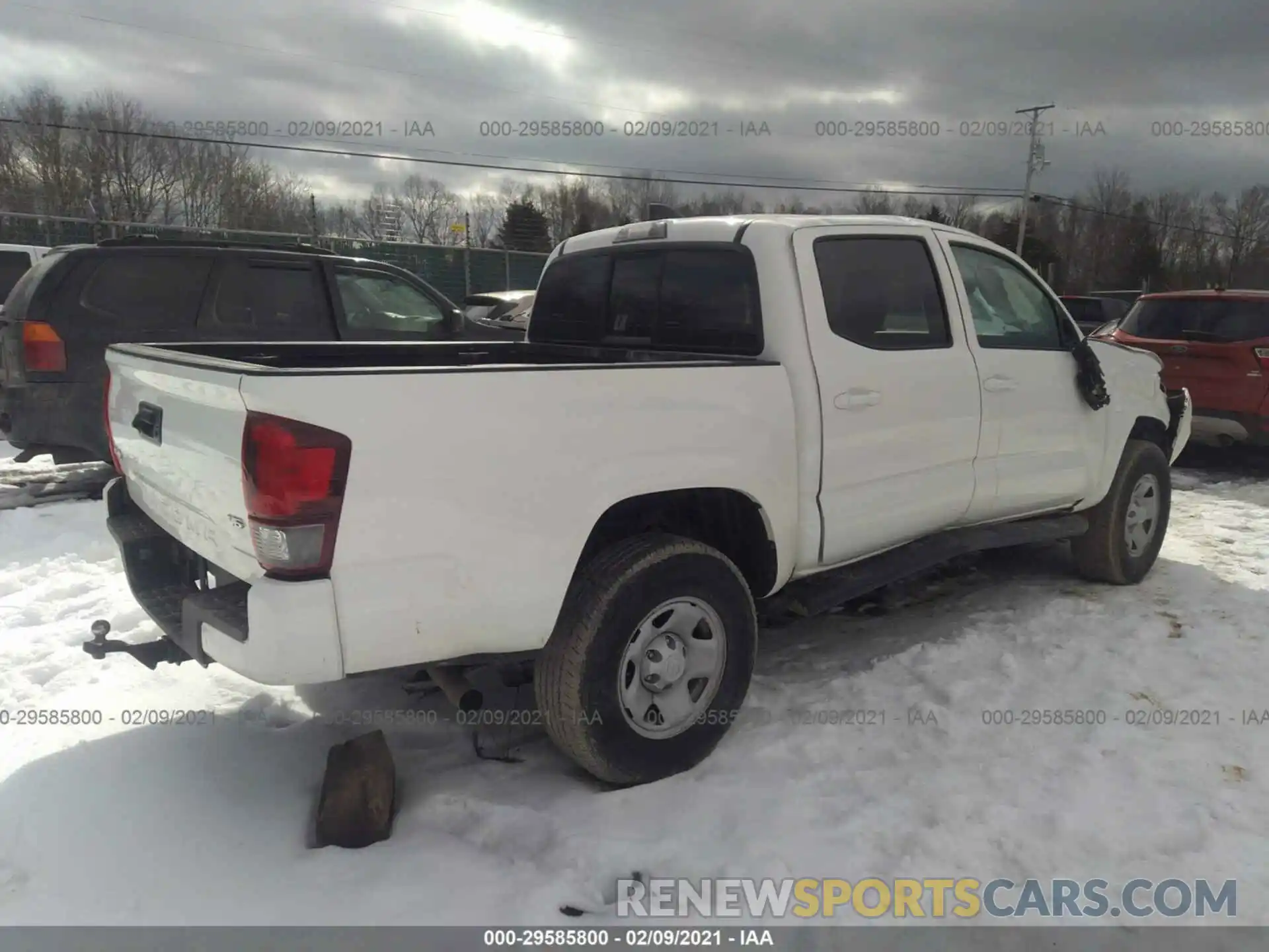 4 Photograph of a damaged car 3TMCZ5AN7MM379334 TOYOTA TACOMA 4WD 2021