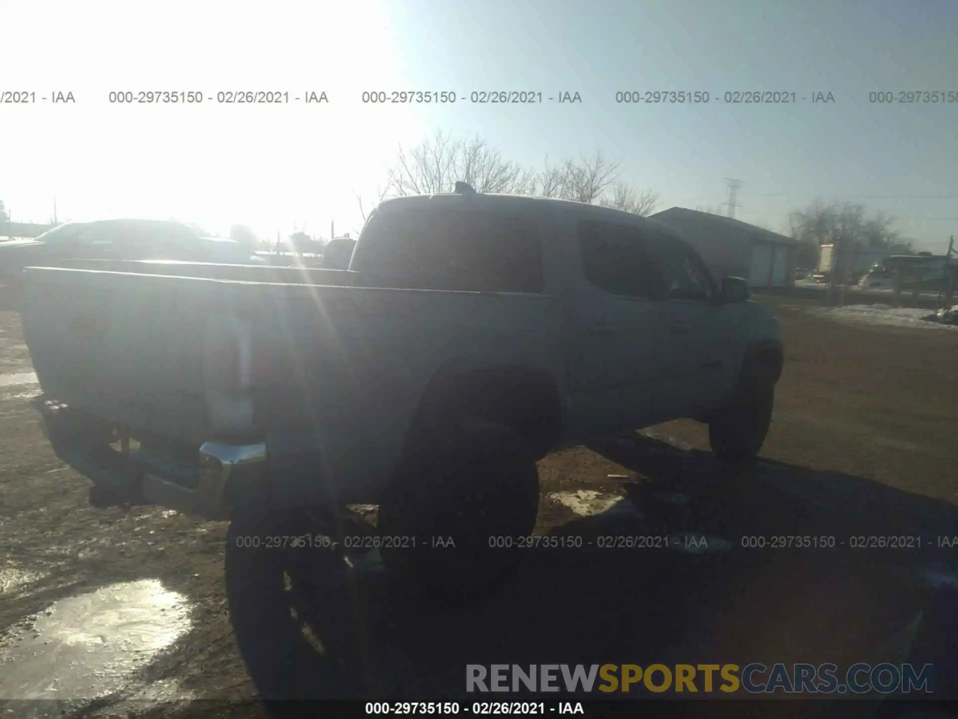 4 Фотография поврежденного автомобиля 3TMCZ5AN7MM382380 TOYOTA TACOMA 4WD 2021