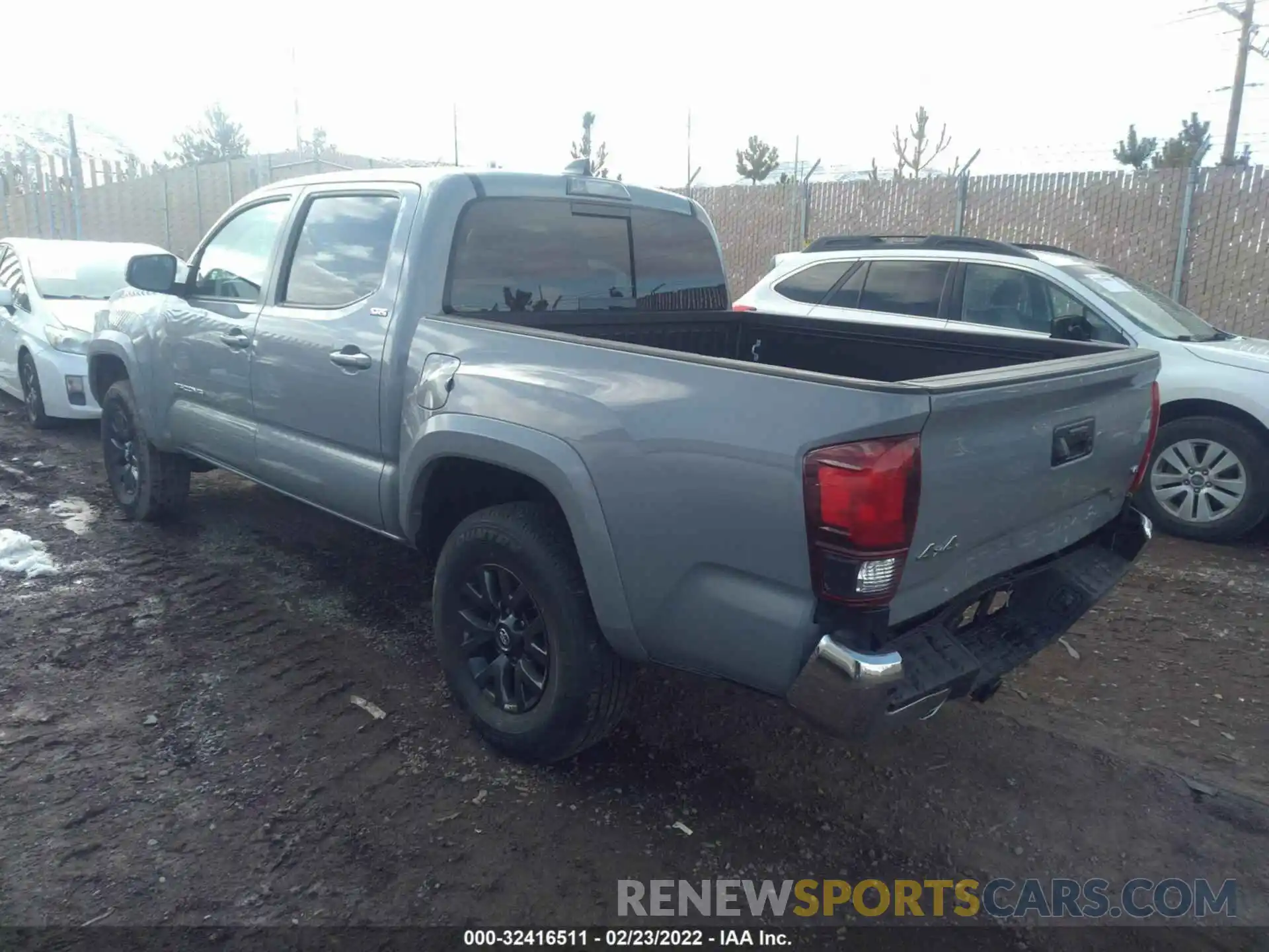 3 Photograph of a damaged car 3TMCZ5AN7MM384615 TOYOTA TACOMA 4WD 2021