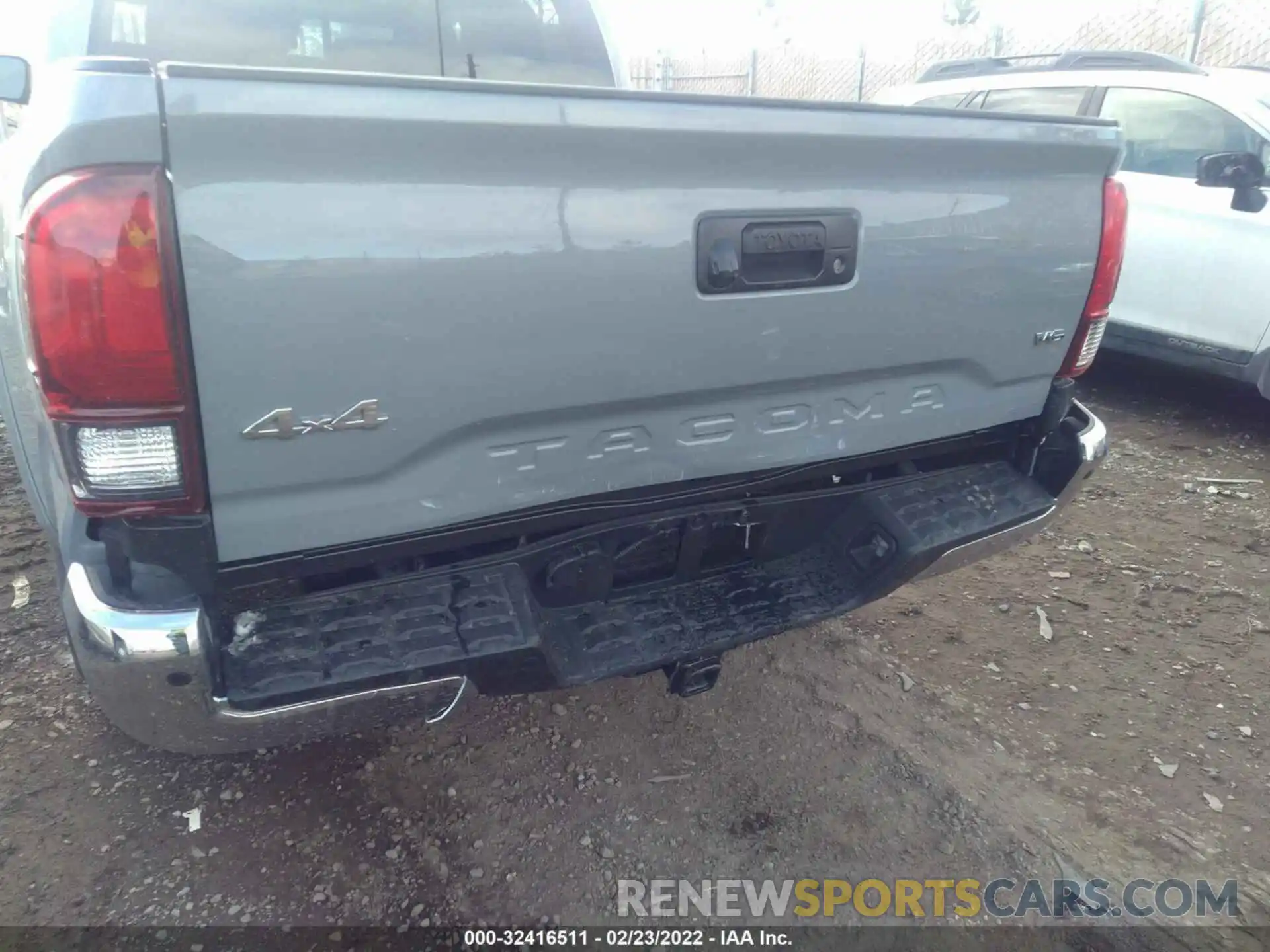 6 Photograph of a damaged car 3TMCZ5AN7MM384615 TOYOTA TACOMA 4WD 2021