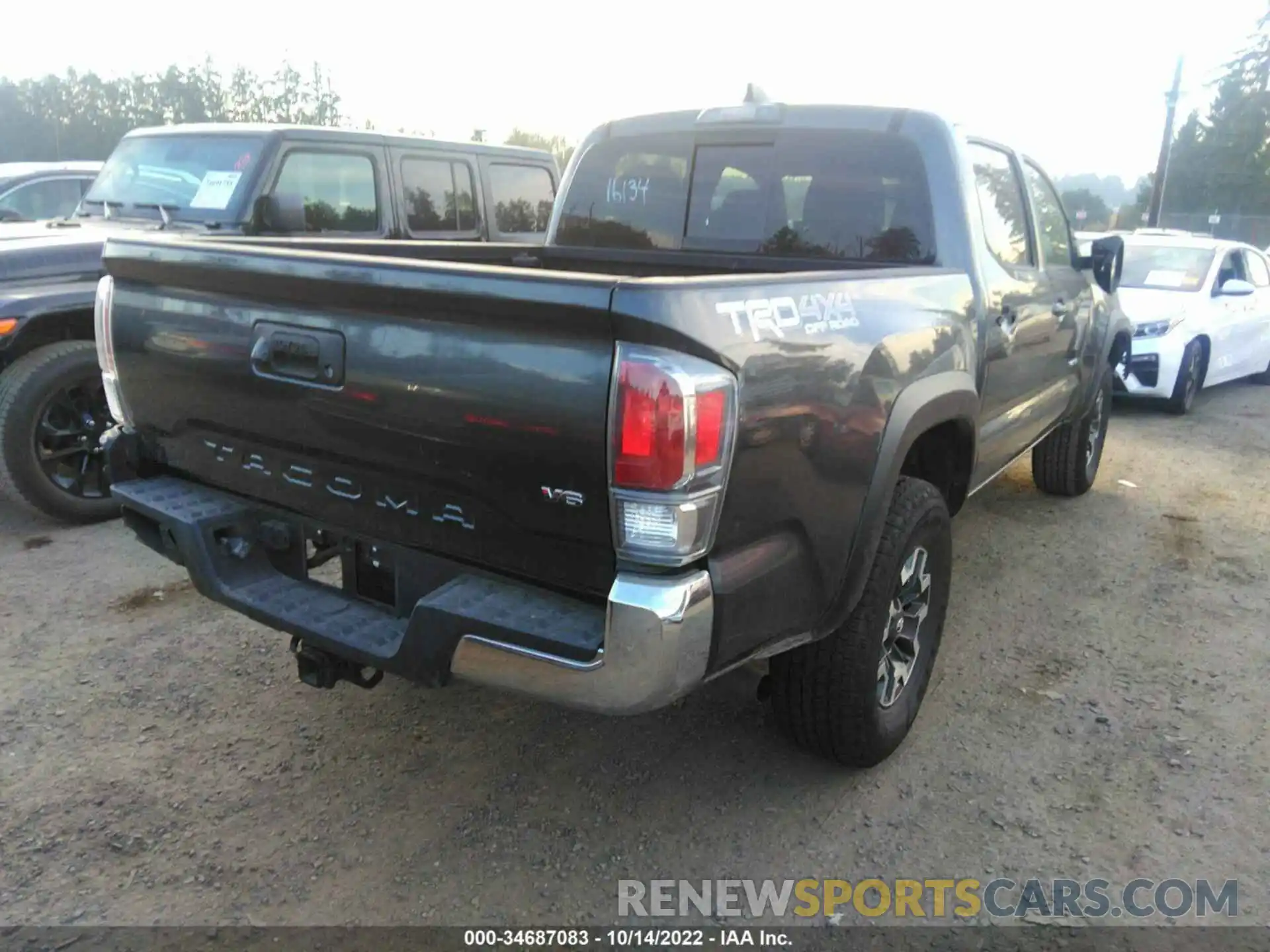 4 Photograph of a damaged car 3TMCZ5AN7MM395890 TOYOTA TACOMA 4WD 2021