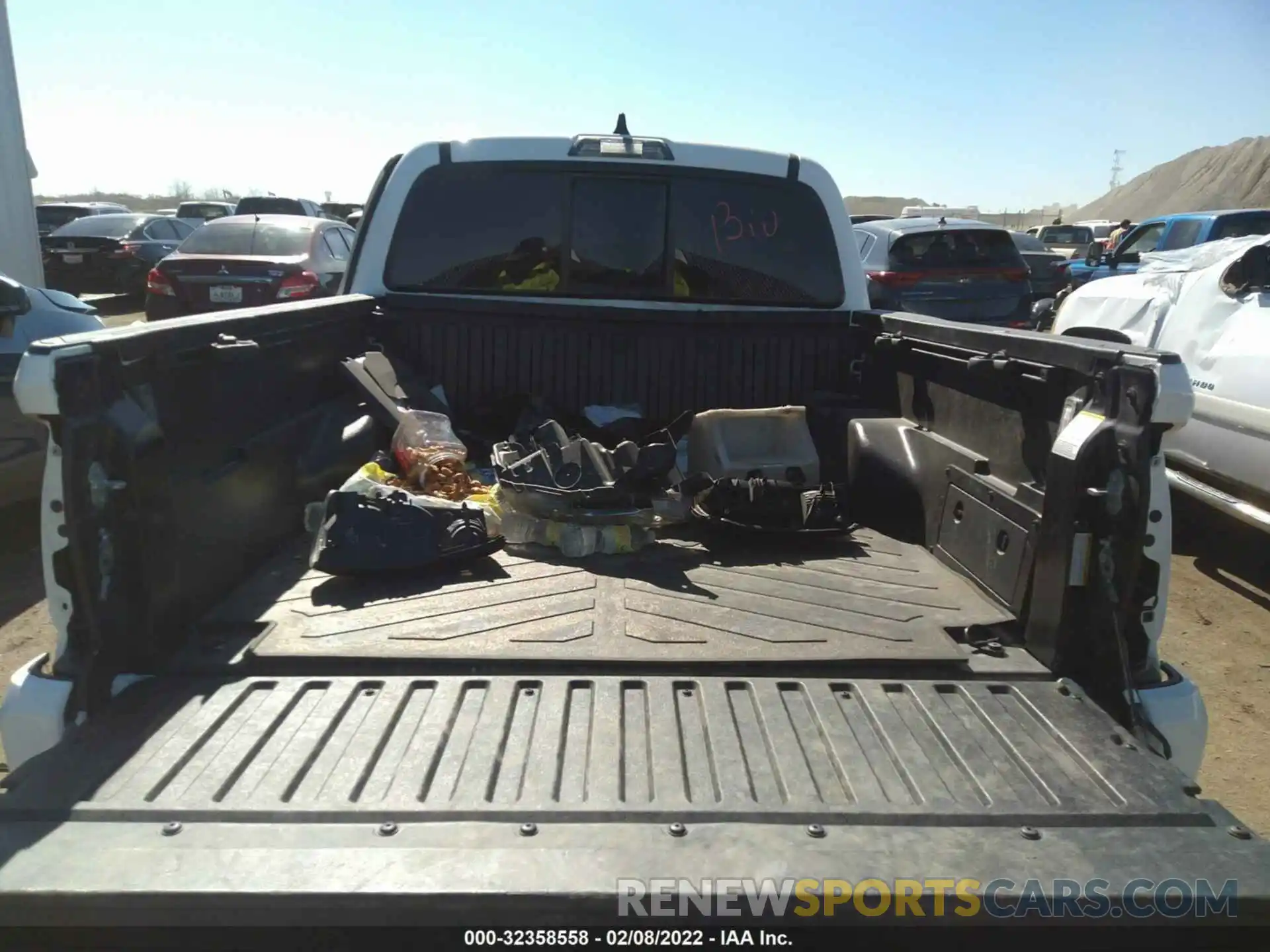 8 Photograph of a damaged car 3TMCZ5AN7MM397154 TOYOTA TACOMA 4WD 2021