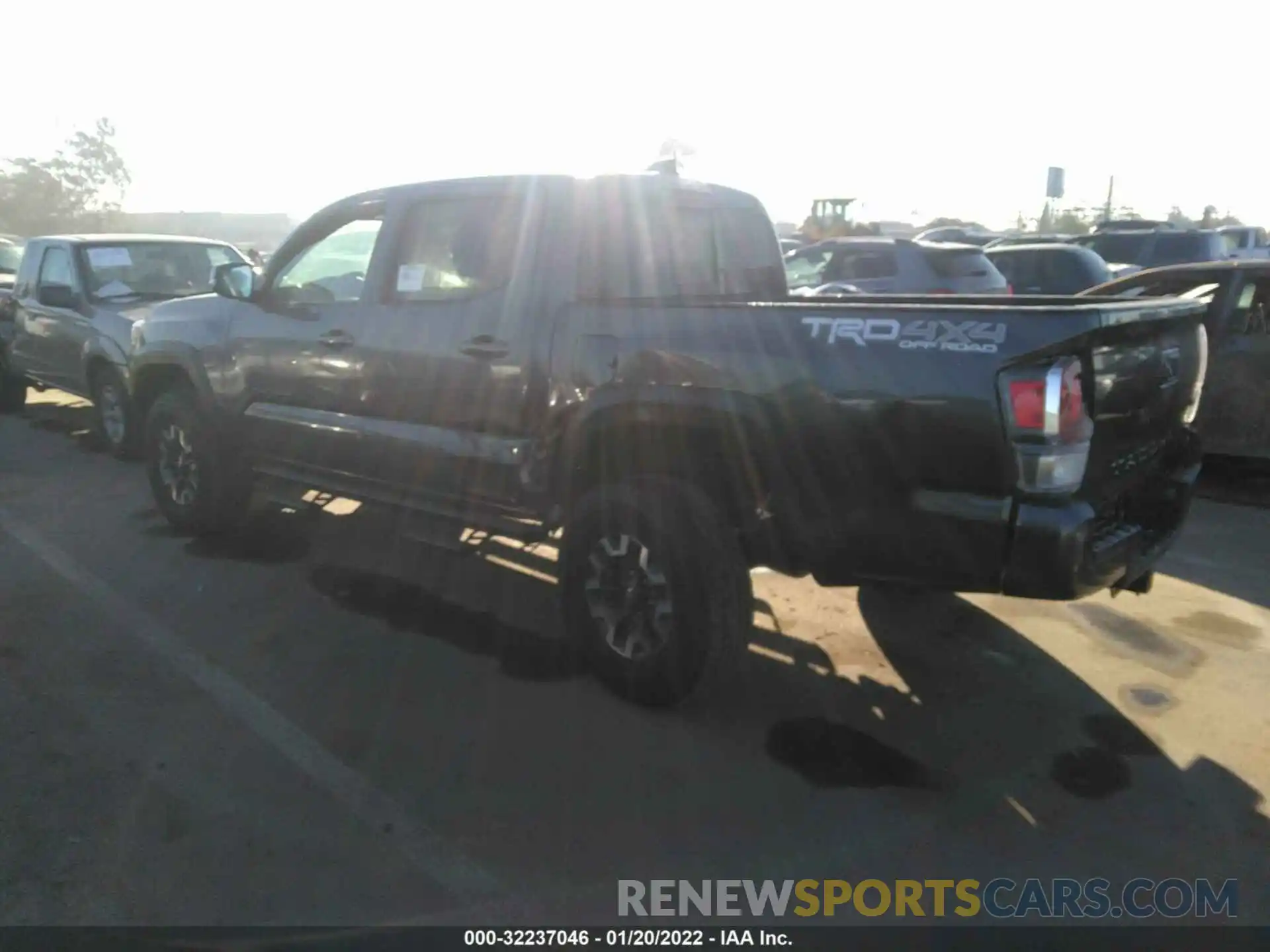 3 Photograph of a damaged car 3TMCZ5AN7MM405611 TOYOTA TACOMA 4WD 2021