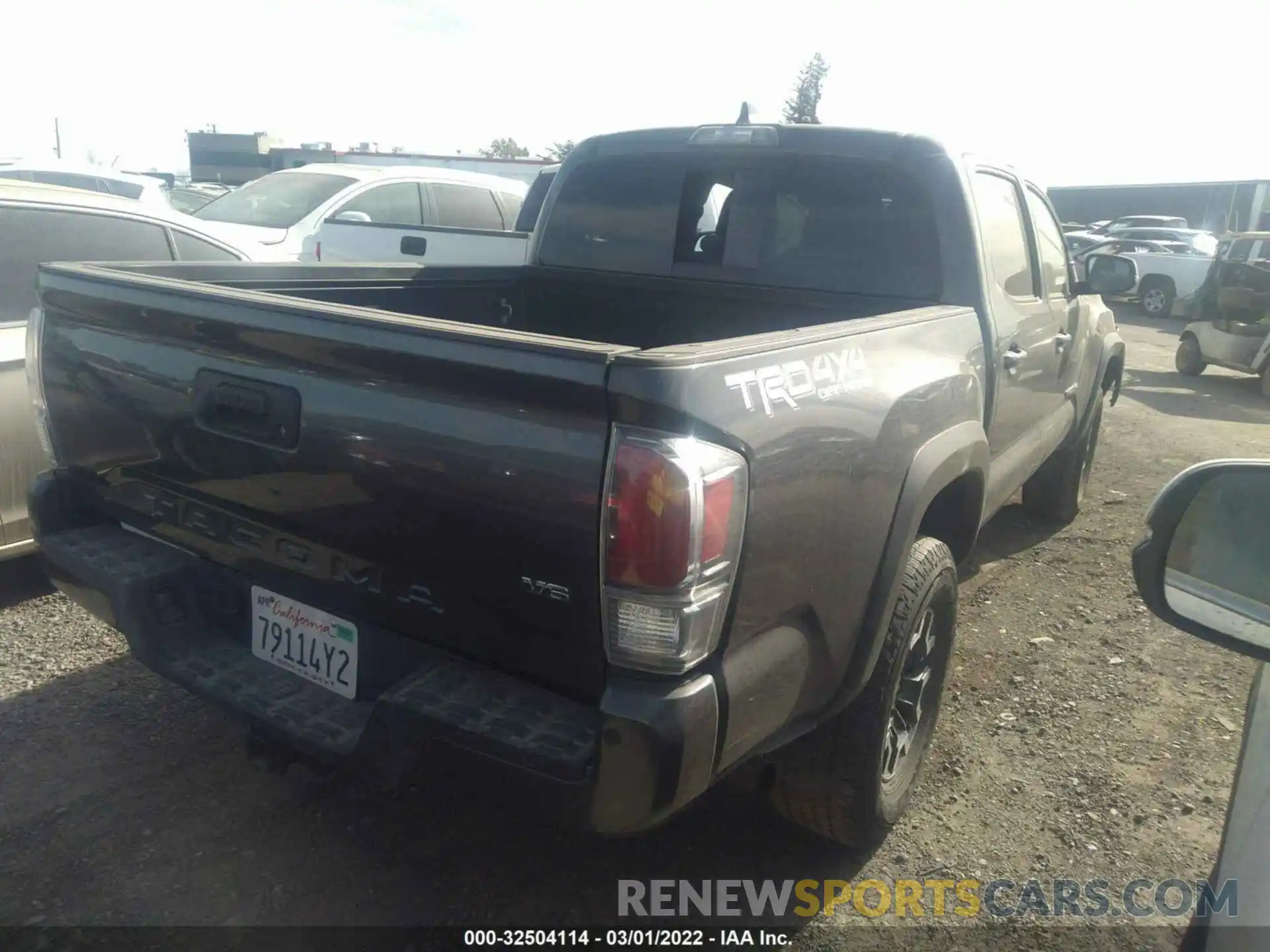 4 Photograph of a damaged car 3TMCZ5AN7MM417743 TOYOTA TACOMA 4WD 2021