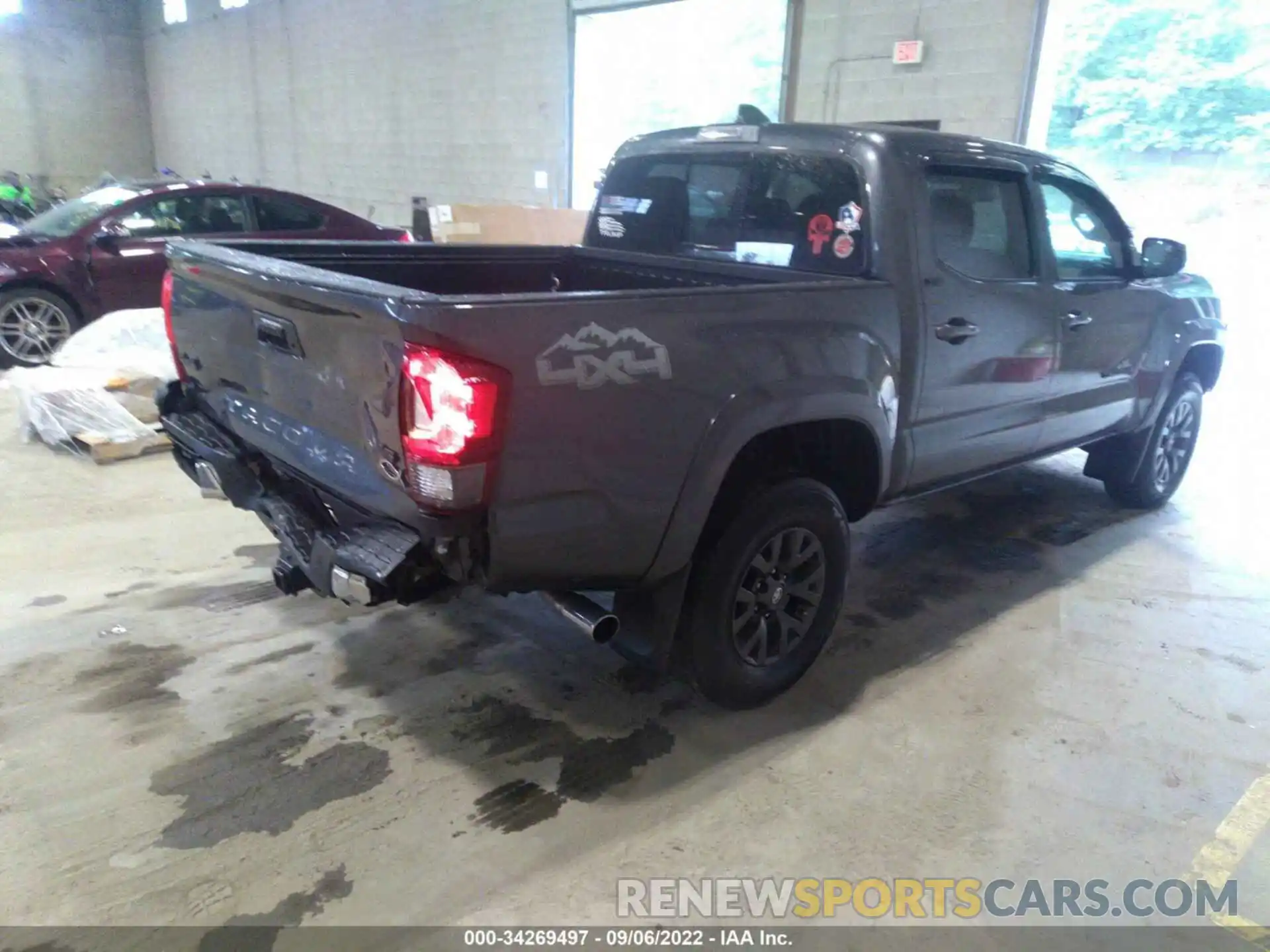 4 Photograph of a damaged car 3TMCZ5AN7MM422232 TOYOTA TACOMA 4WD 2021