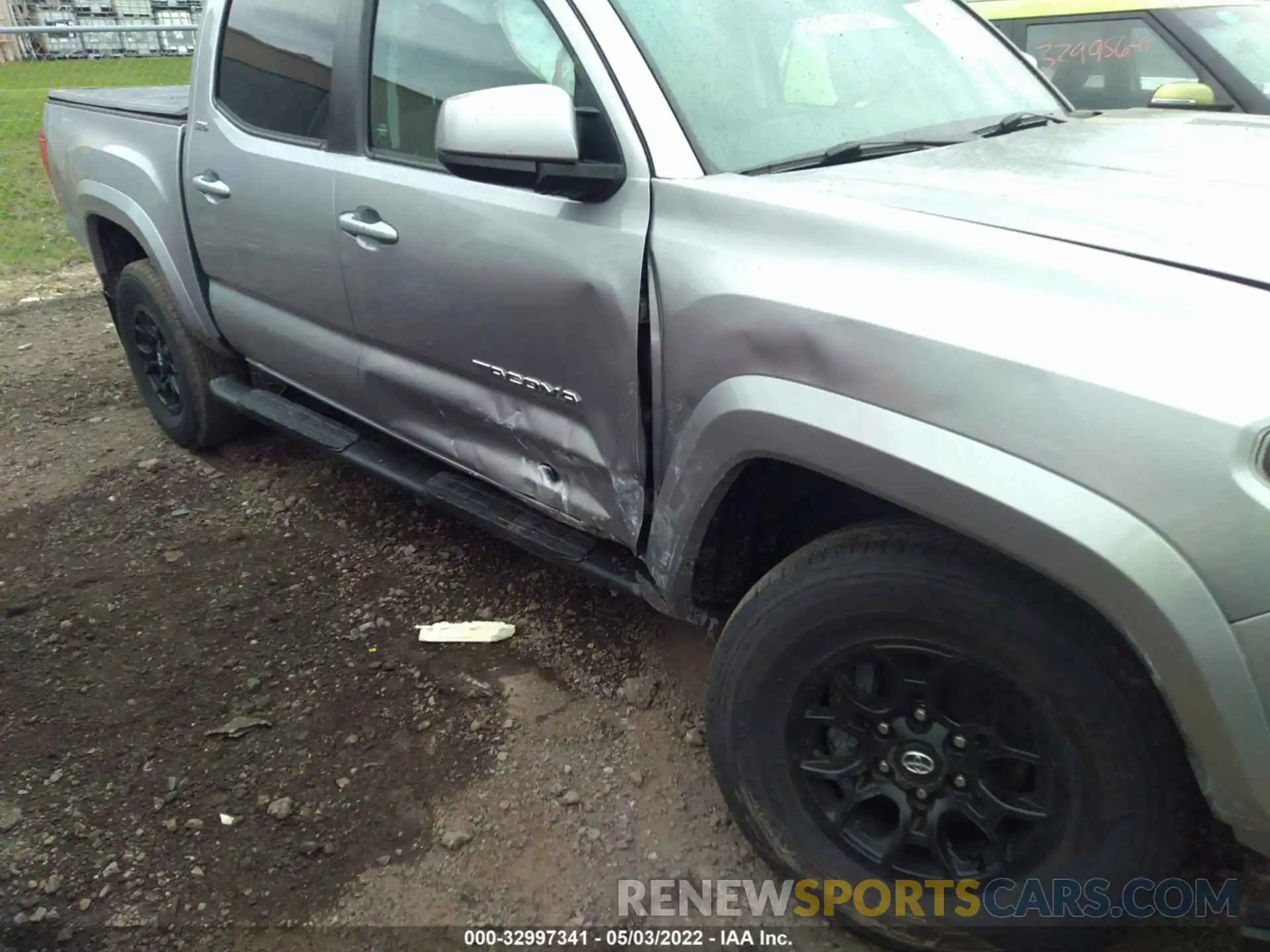 6 Photograph of a damaged car 3TMCZ5AN7MM422411 TOYOTA TACOMA 4WD 2021