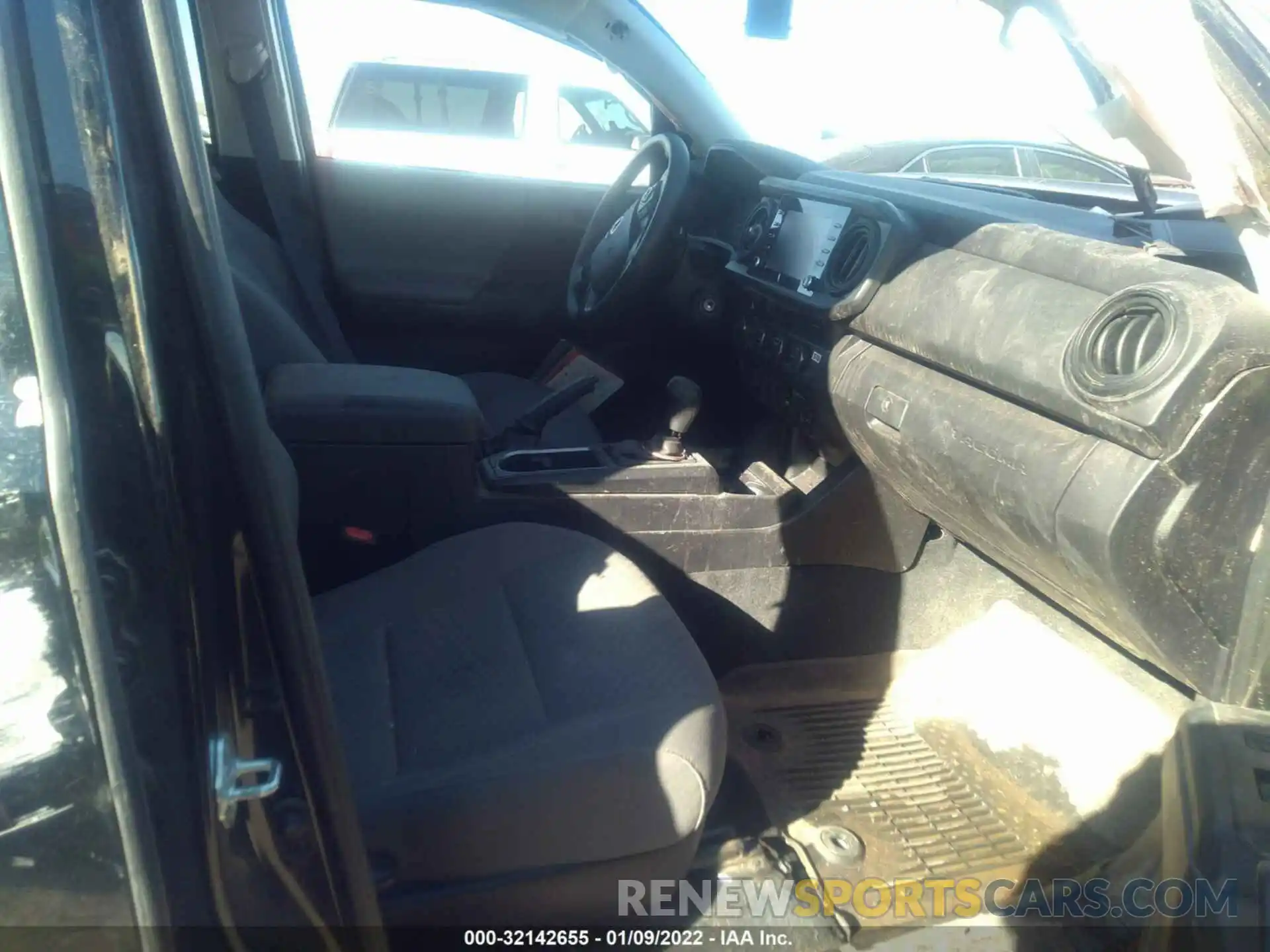 5 Photograph of a damaged car 3TMCZ5AN7MM431819 TOYOTA TACOMA 4WD 2021