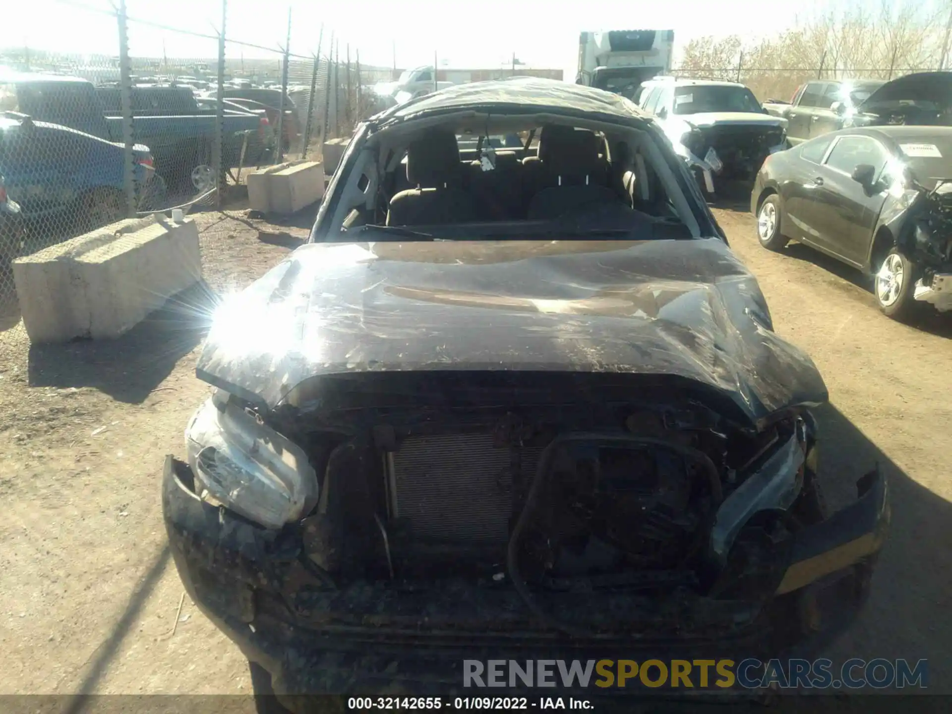 6 Photograph of a damaged car 3TMCZ5AN7MM431819 TOYOTA TACOMA 4WD 2021