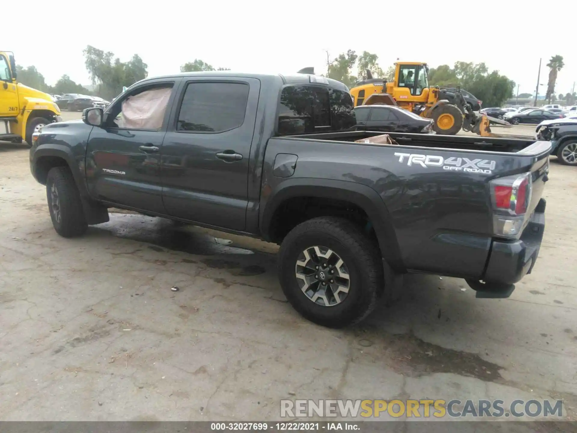 3 Photograph of a damaged car 3TMCZ5AN7MM444912 TOYOTA TACOMA 4WD 2021