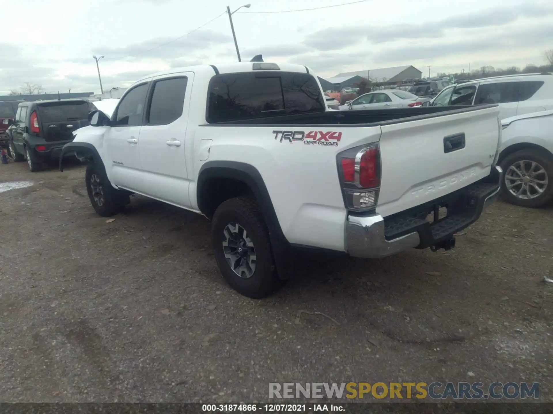 3 Photograph of a damaged car 3TMCZ5AN7MM446918 TOYOTA TACOMA 4WD 2021