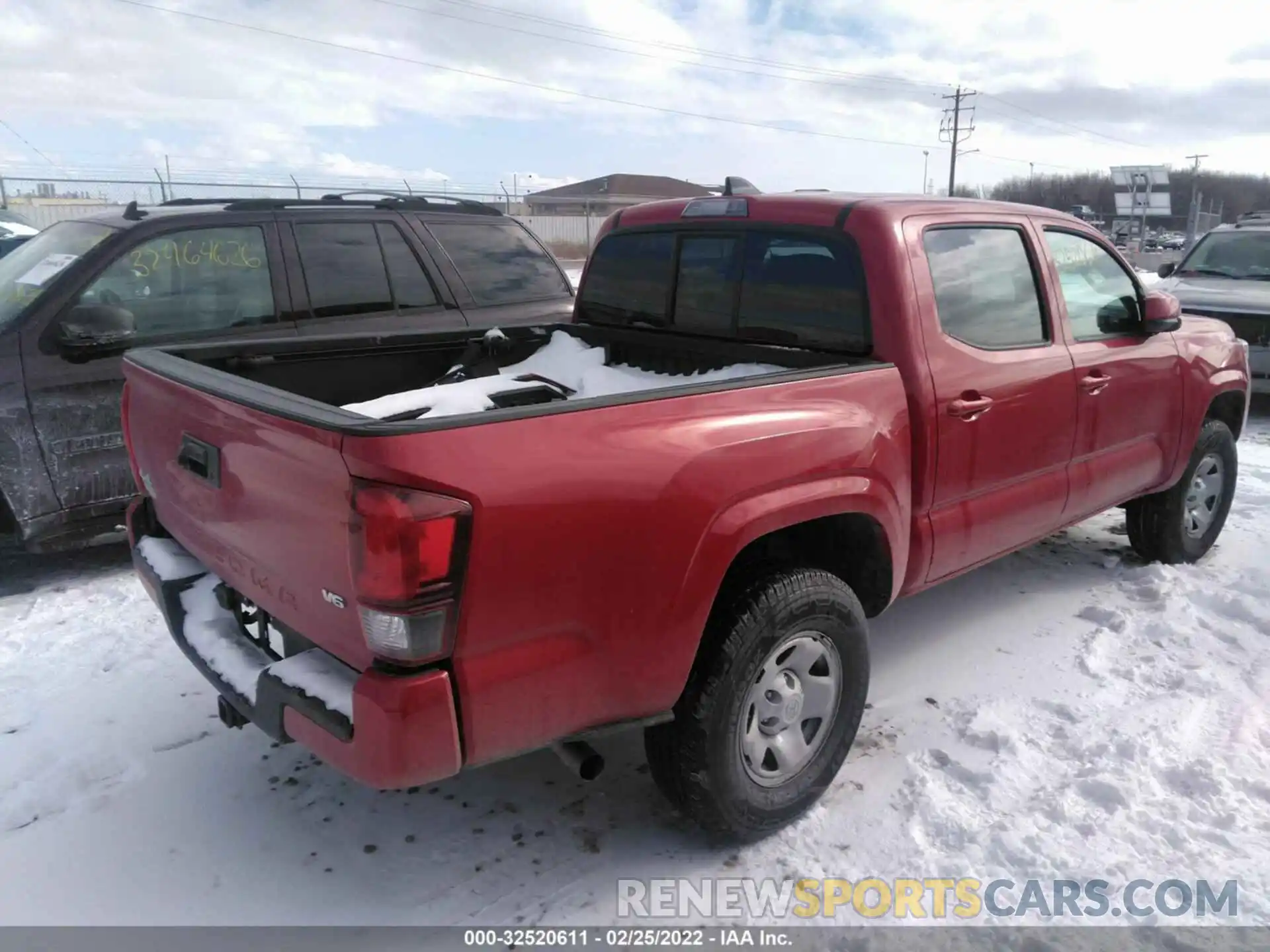 4 Photograph of a damaged car 3TMCZ5AN7MM448815 TOYOTA TACOMA 4WD 2021